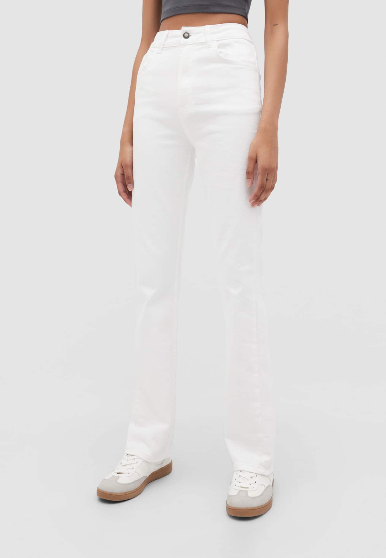 calça jeans reta e confortável