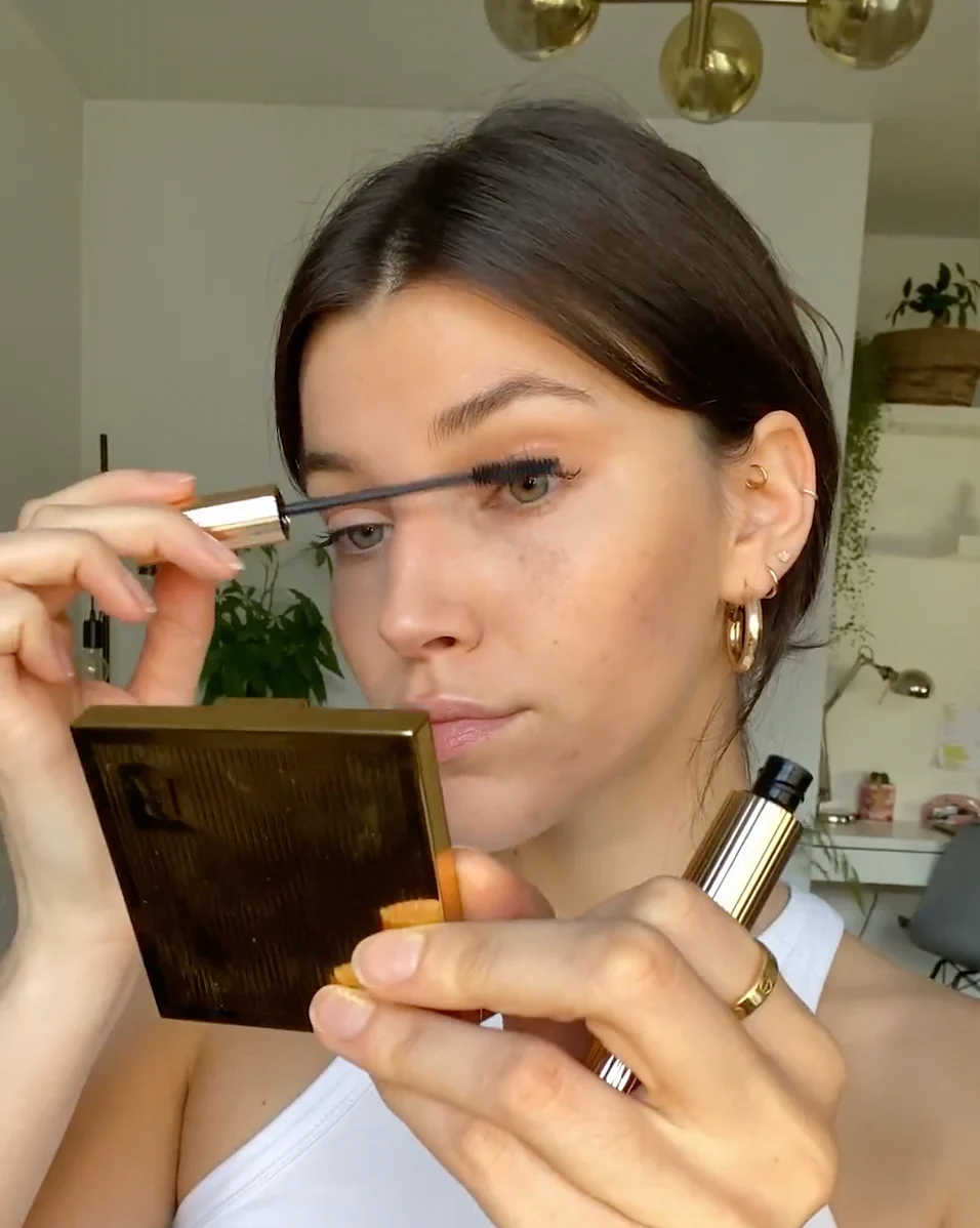 Les Filles En Rouje Mascara Effet Naturel