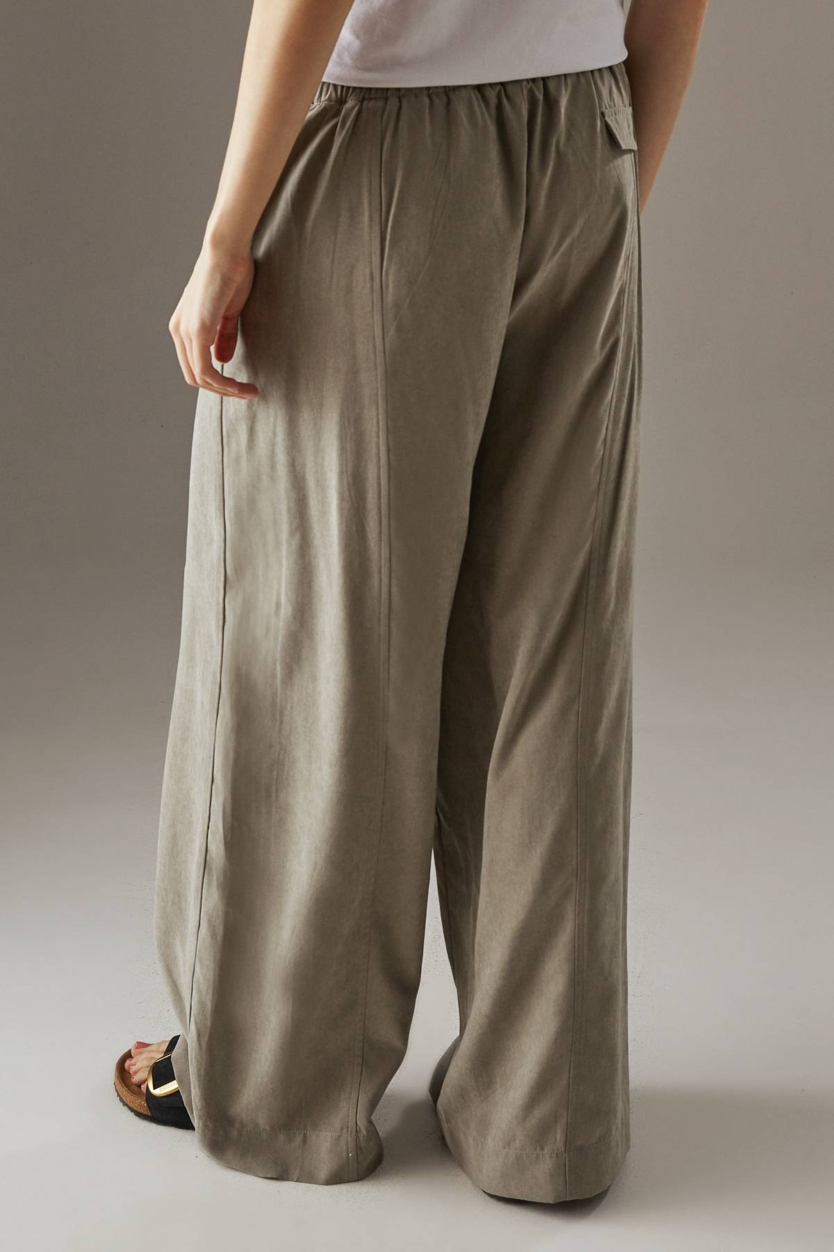 Warehouse Pantalon Large à Poches Utilitaires en Satin Pêche