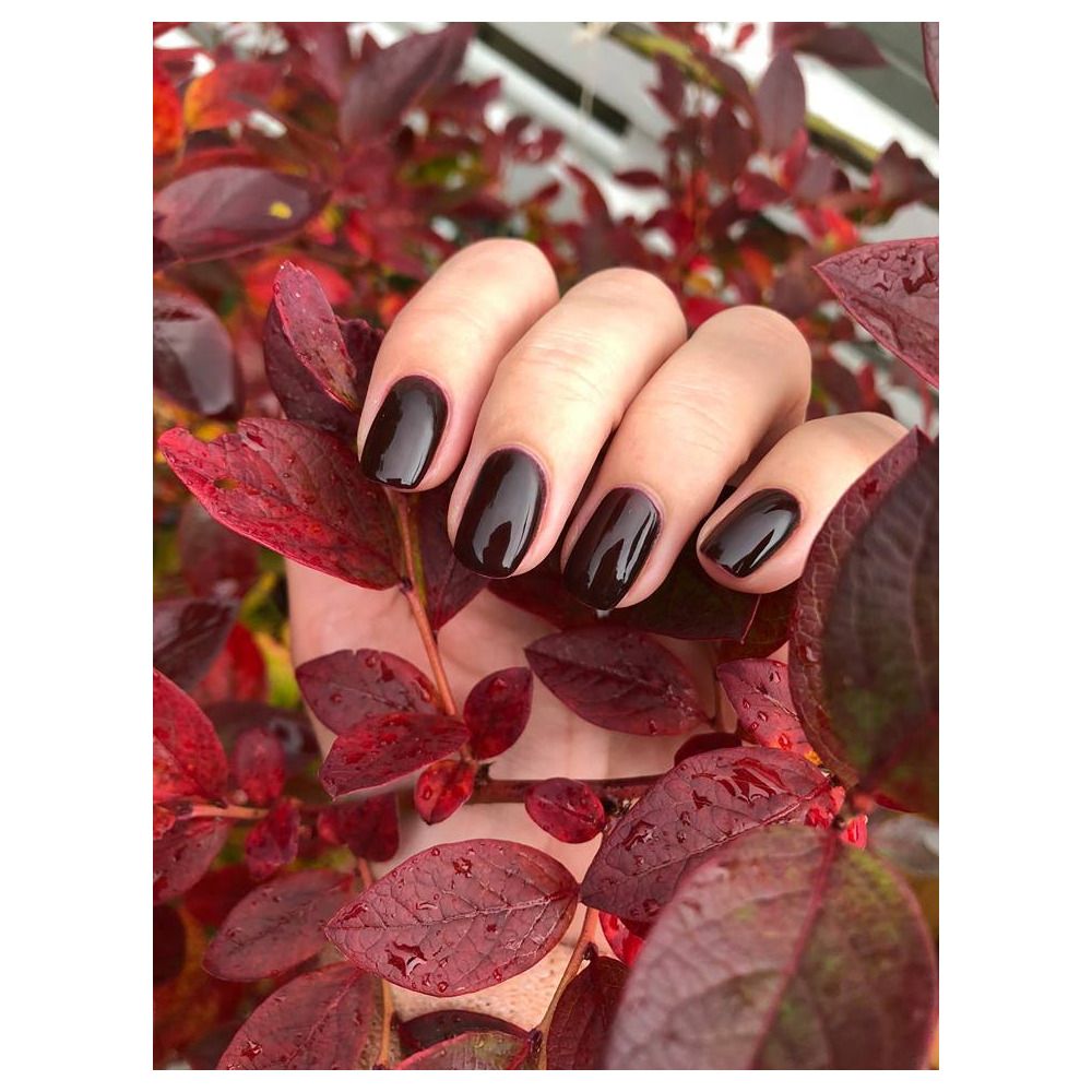 CND Vinylux Black Cherry 304 - 15 ml.
