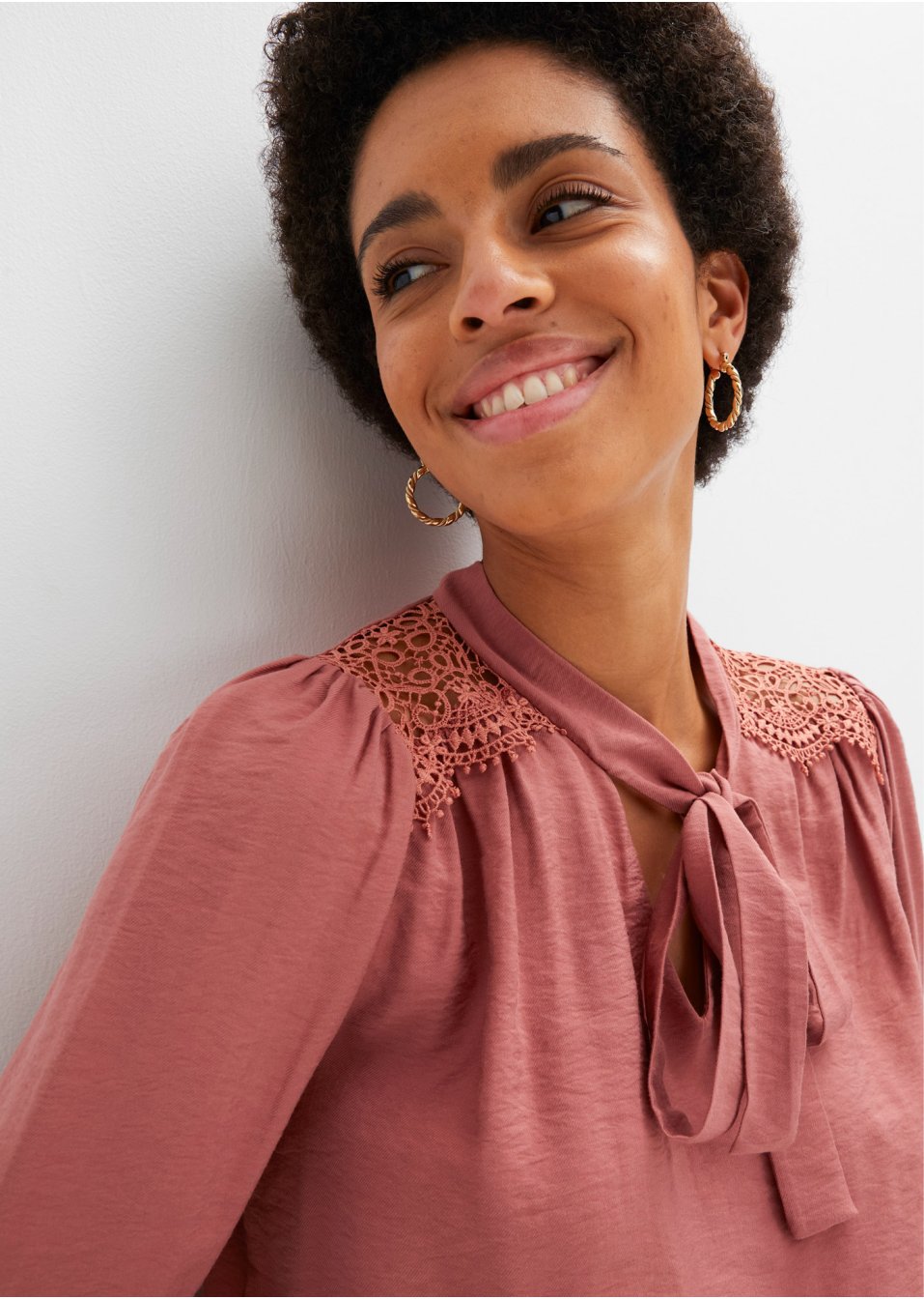 Tunique-blouse avec dentelle