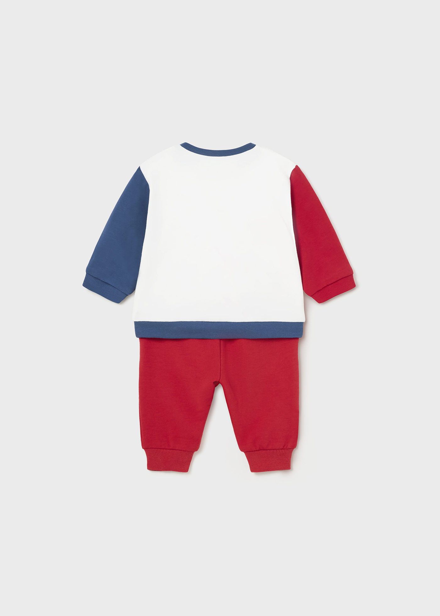 Conjunto de 4 peças em algodão sustentável para recém-nascidos.