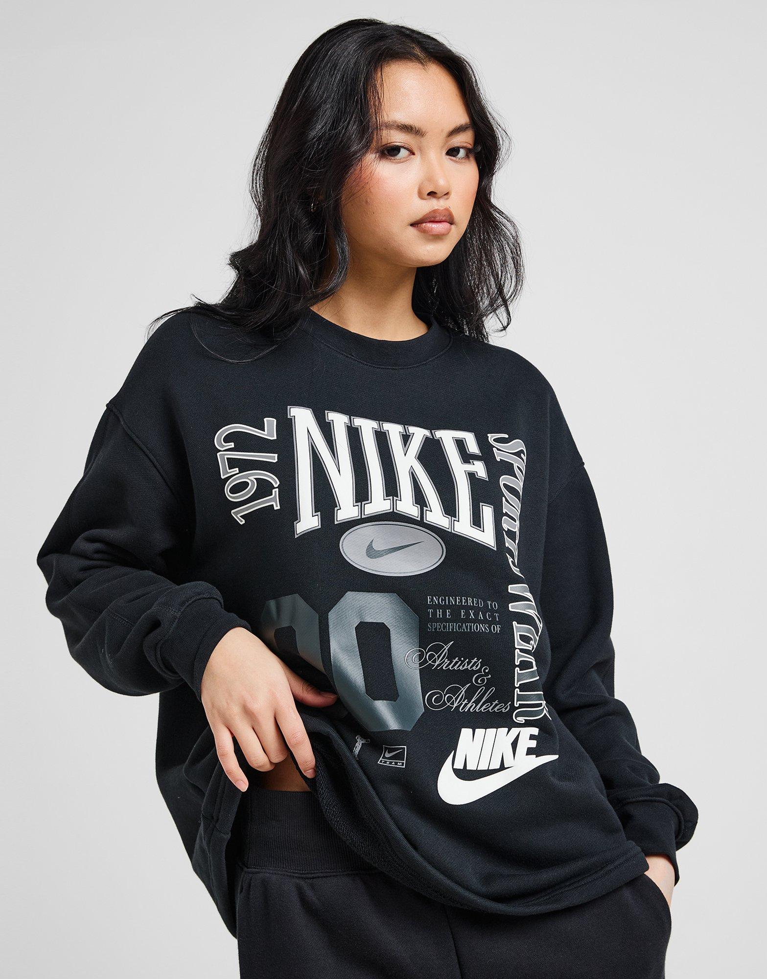 Nike Street Graphic Crew Sweatshirt