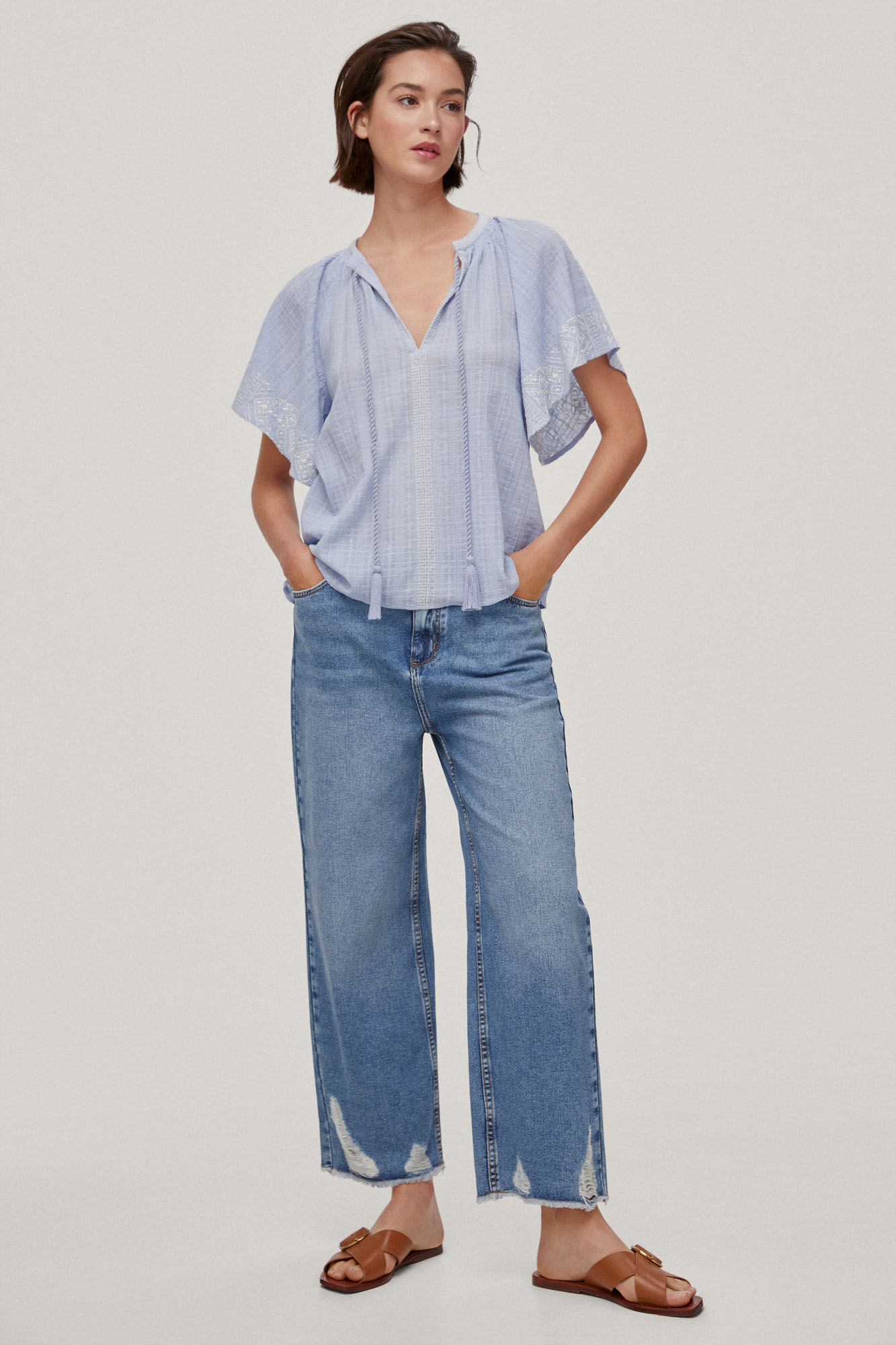 Blusa fluida bordada - Azul