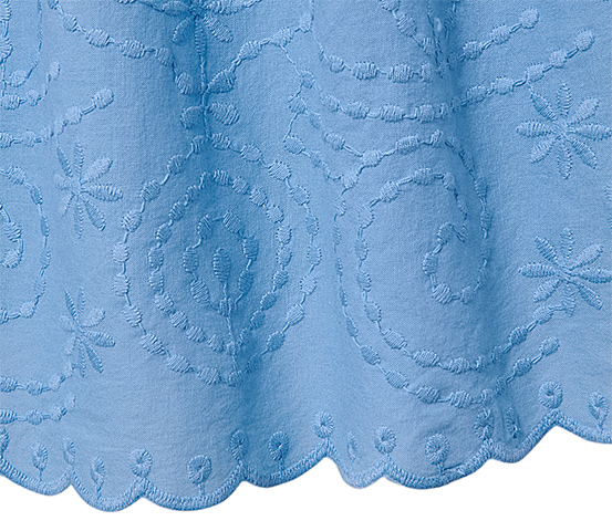 Webkleid mit Stickerei