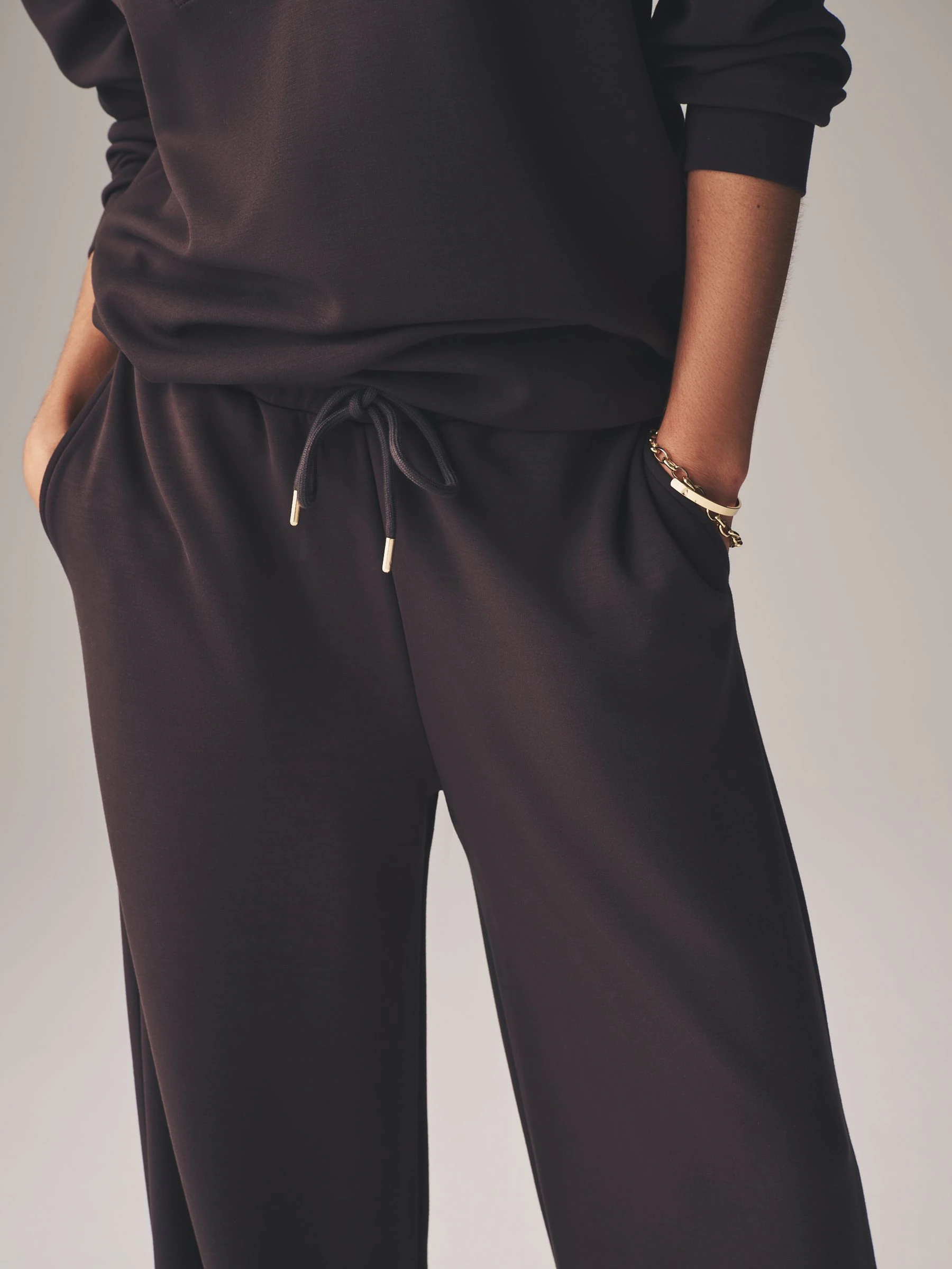 Chocoladebruin - The Set oversized modal Sweatshirt met ritssluiting en Joggingbroeken