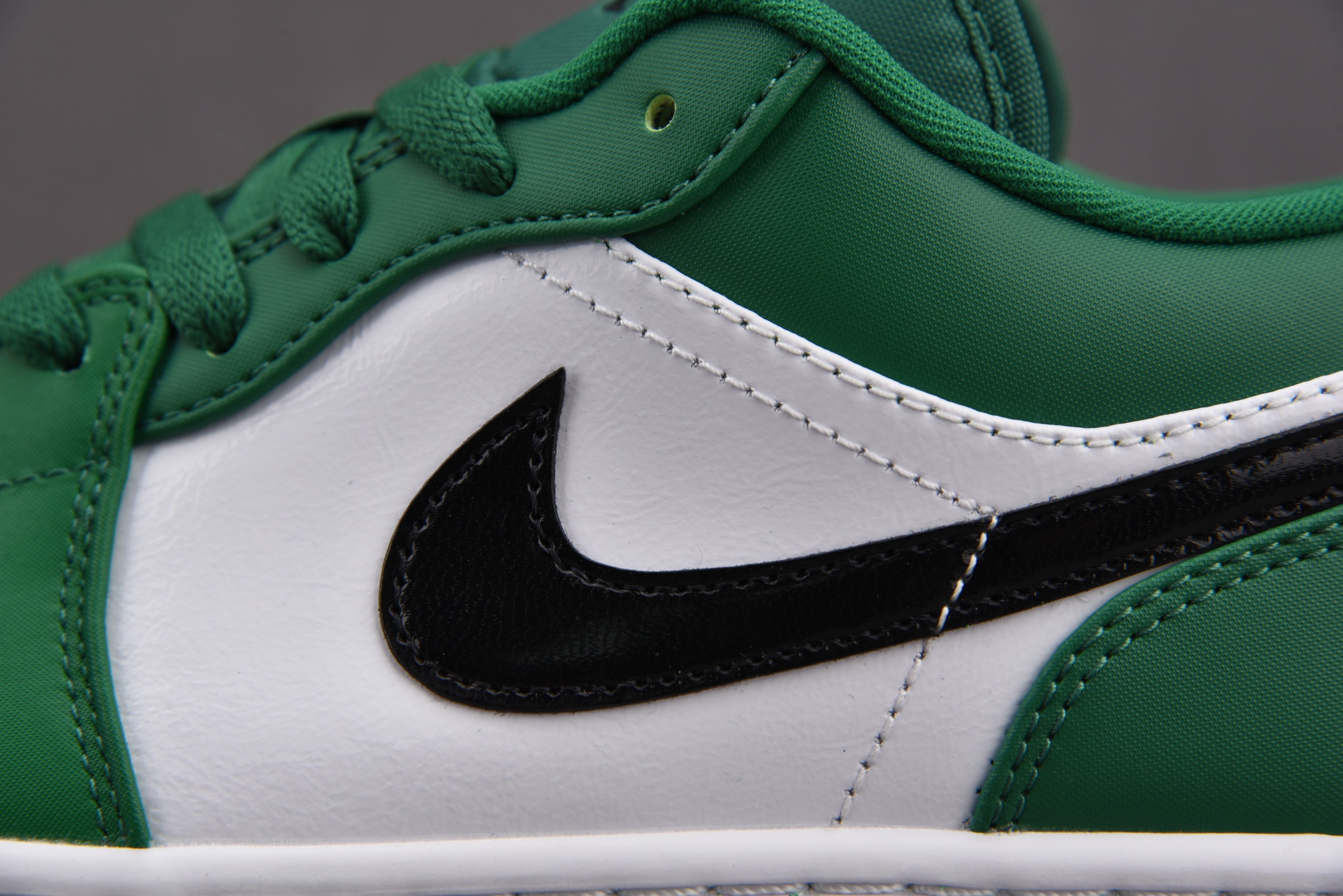 Jordan 1 Low Pine Green
