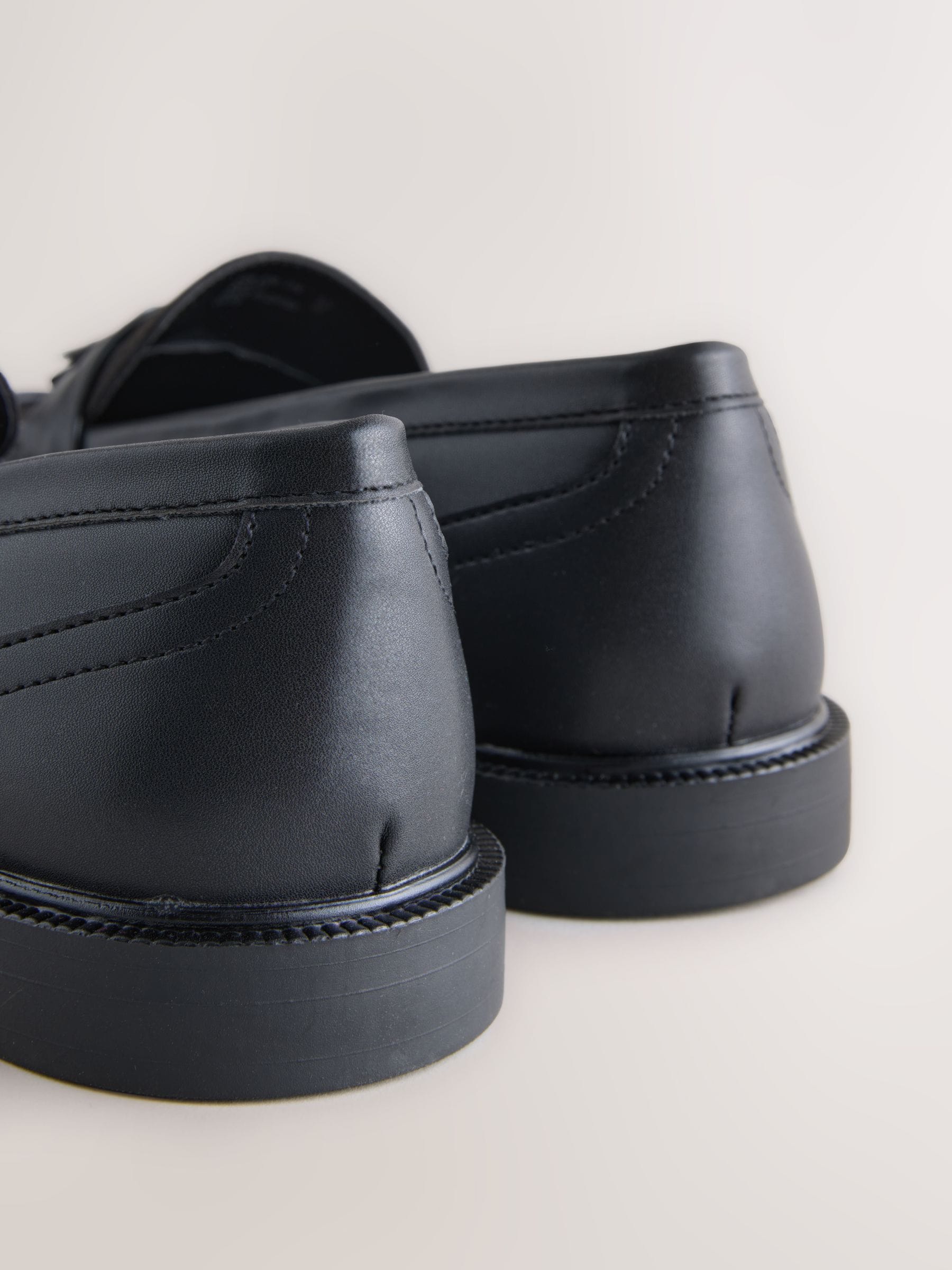 Zwart - Forever Comfort Tassel Round Toe Loafers