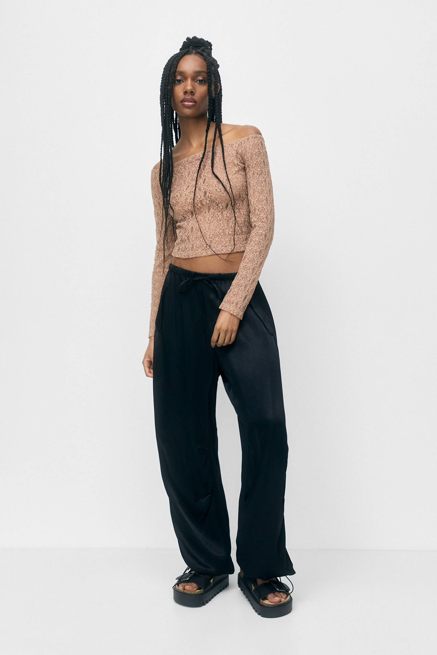 Blusa de renda com ombros à mostra - rosa escuro
