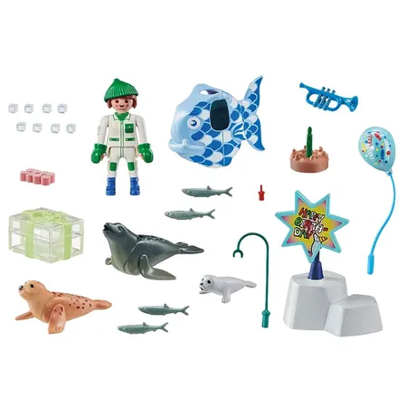 PLAYMOBIL® 71448 my Life - Tierfütterung (50 Jahre PLAYMOBIL®)