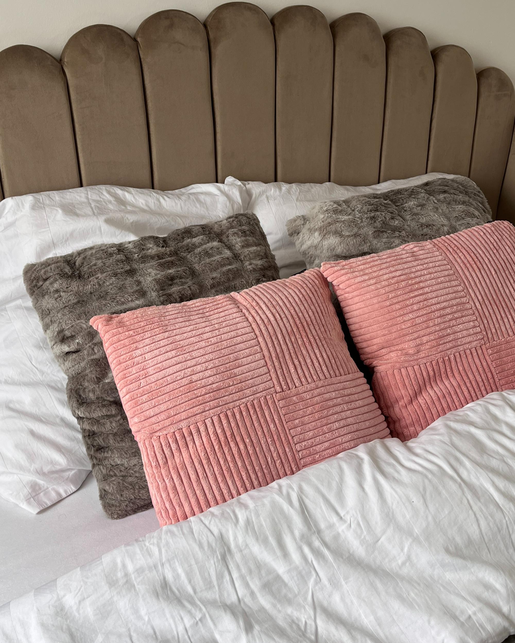 Set van 2 sierkussens MILLET Corduroy 43 x 43 cm Roze geometrisch patroon
