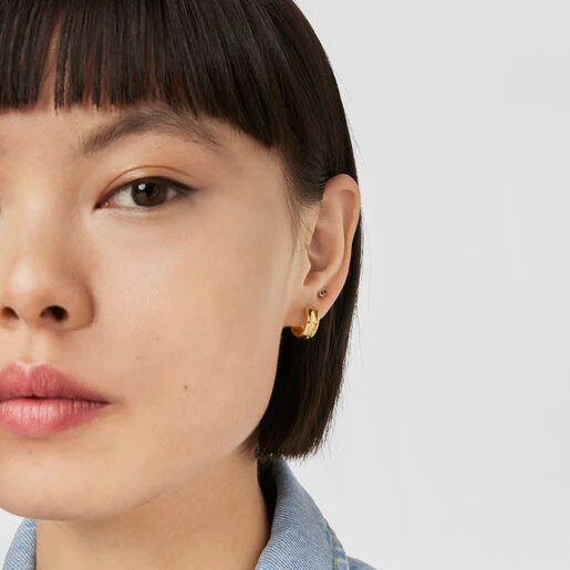 Novo piercing Motif em aço dourado IP com lua e iolita