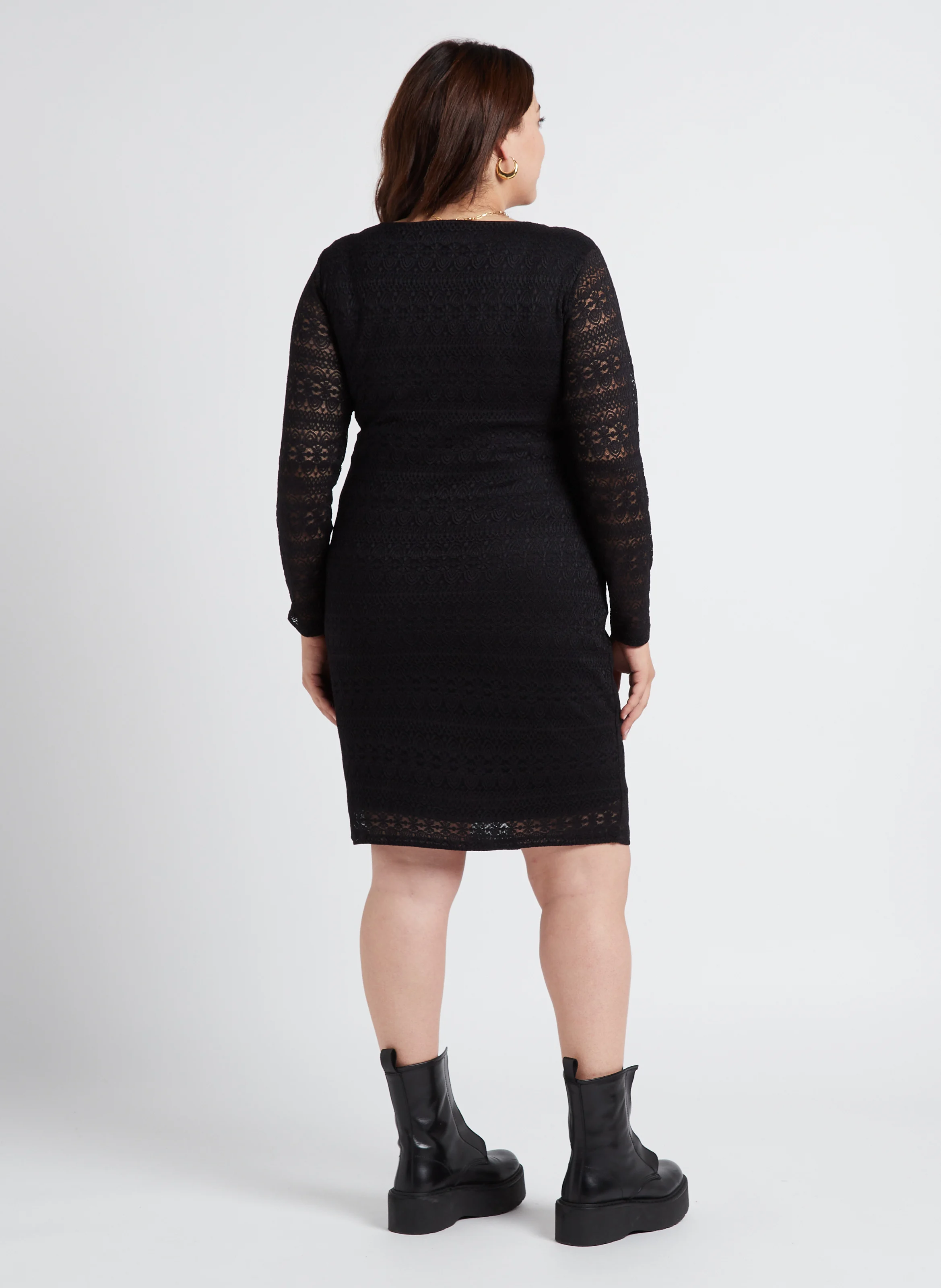 CHIKKA - Robe courte col V en dentelle| Noir