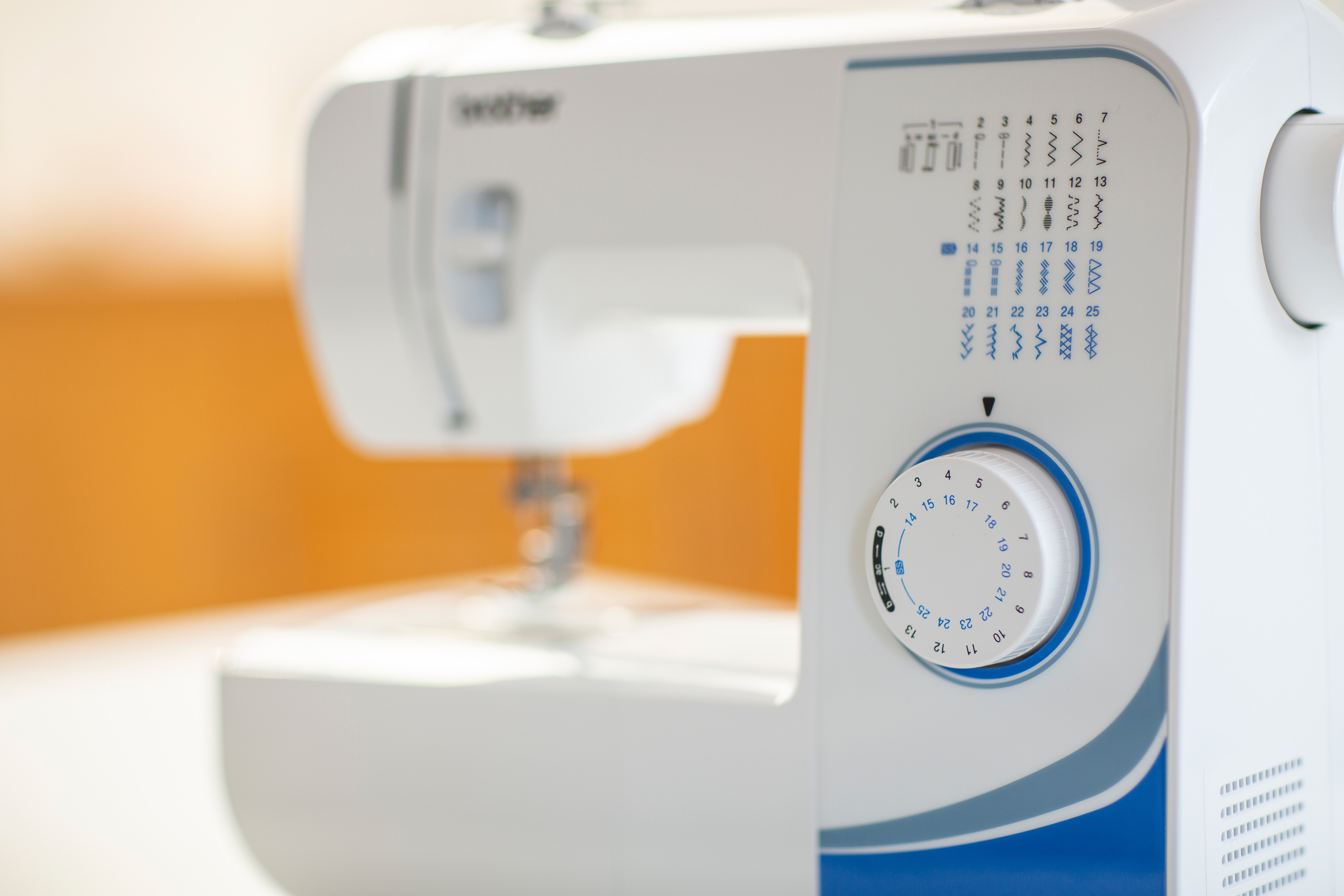 RL425 Nähmaschine Mechanische Freiarm Nähmaschine (RL425VP2) - Weiss / Blau