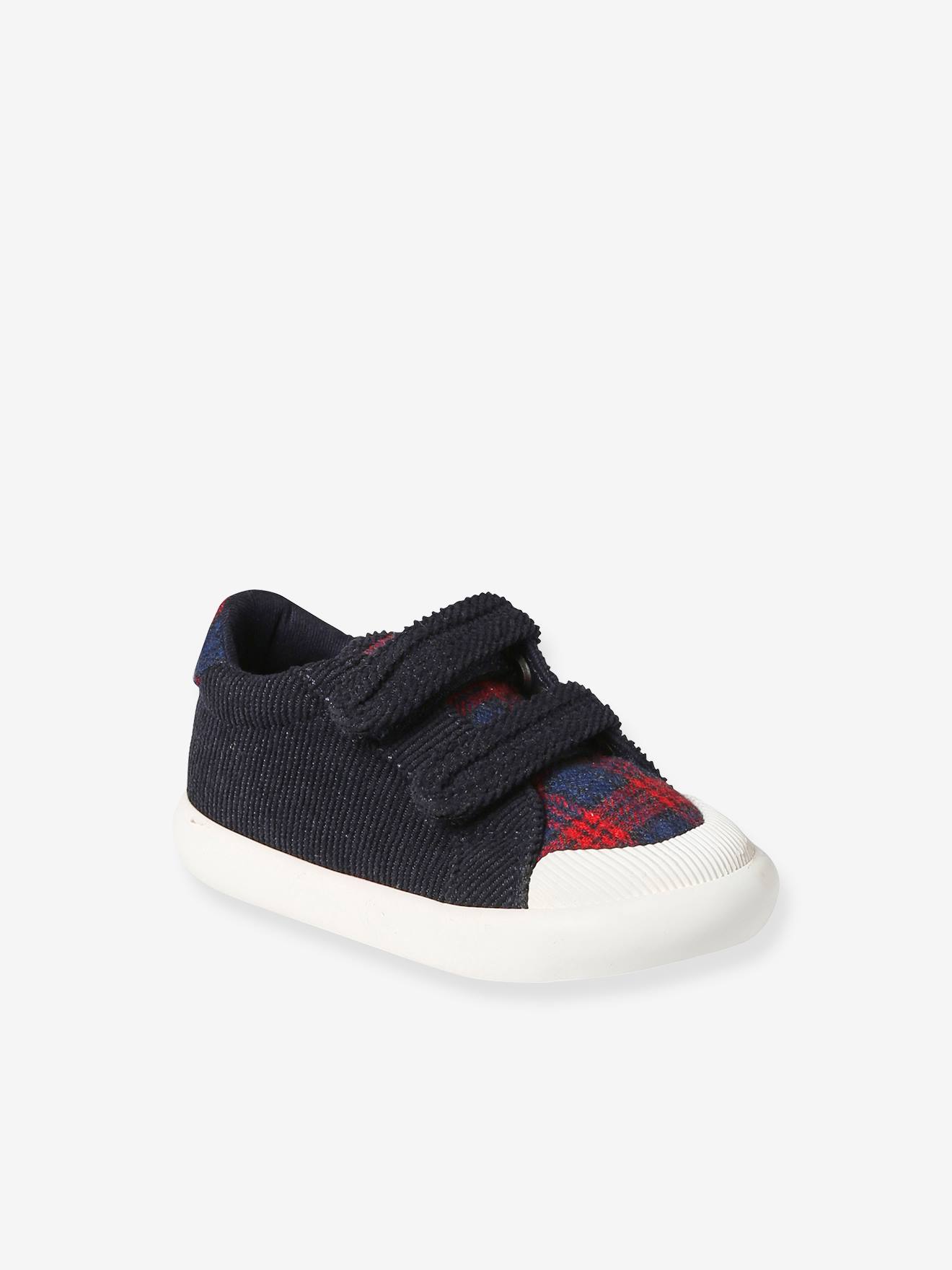 Tênis de lona infantil com fecho de velcro, xadrez cinza.
