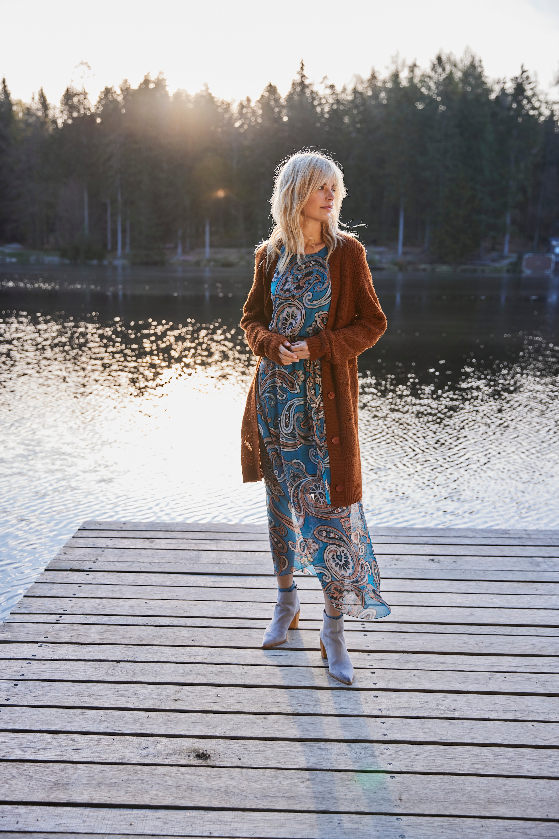 Aniston SELECTED Longstrickjacke , mit Lochstrick-Muster