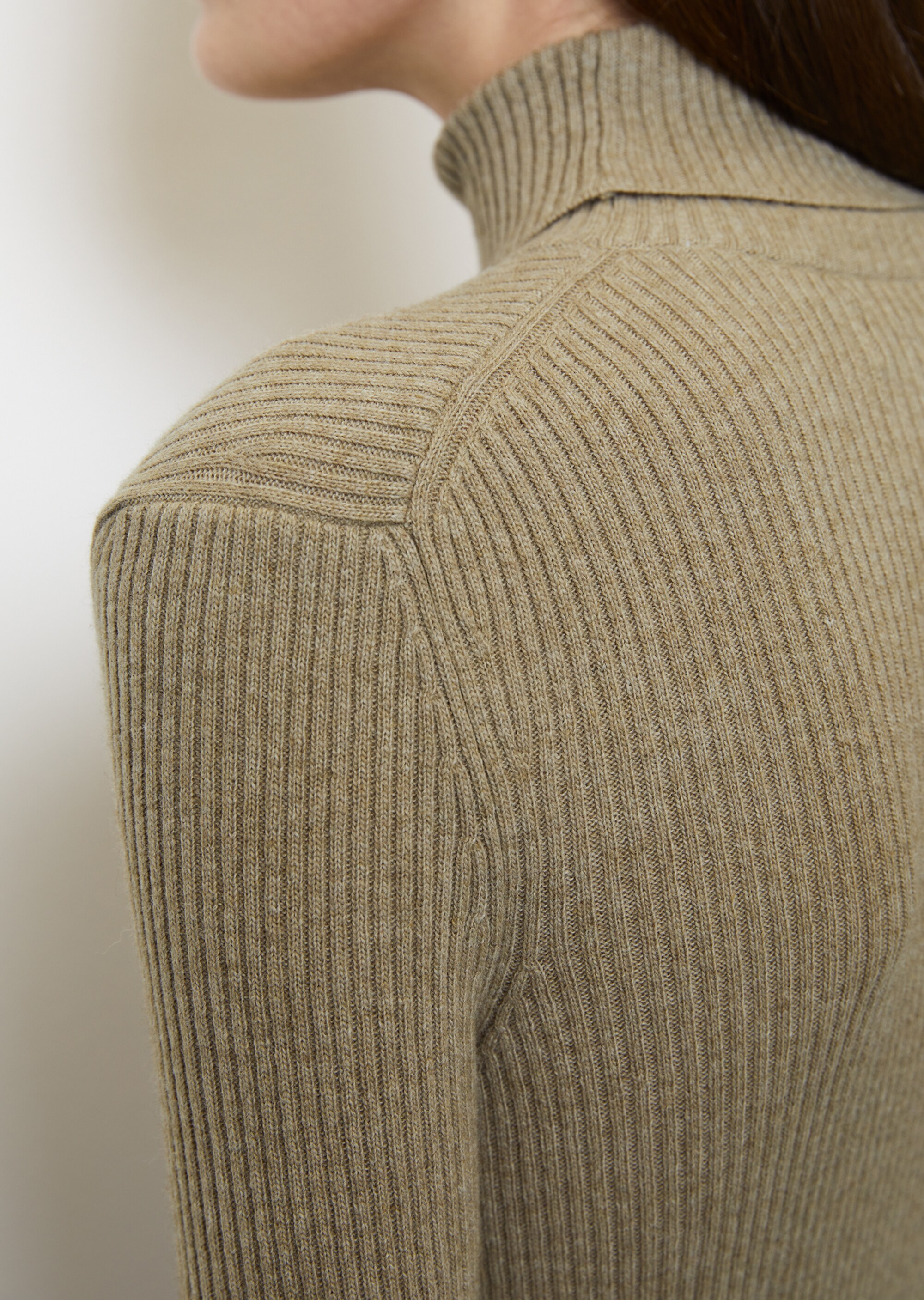 Rollkragenpullover shapedim soften Rippstrick