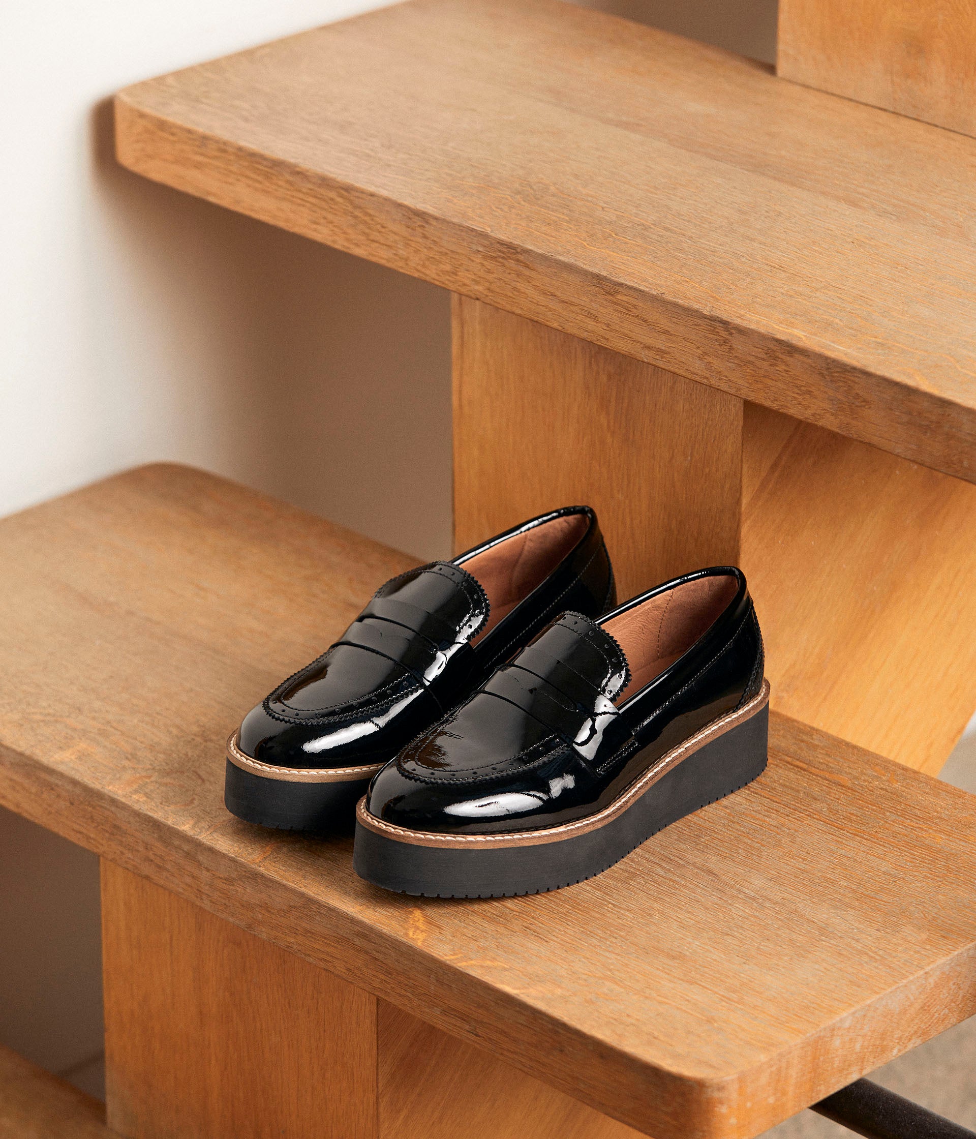 Mocassins noirs vernis Caliope