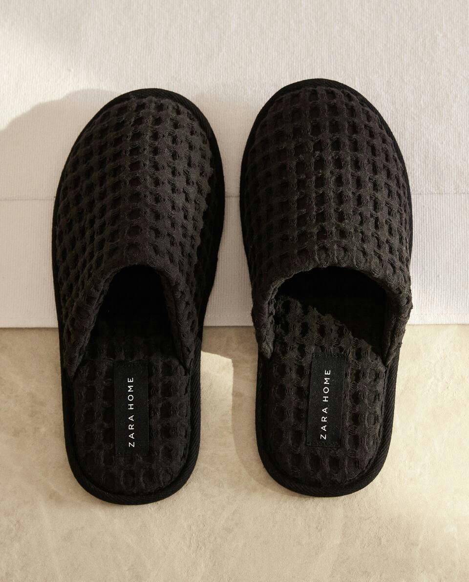 Chinelo mule com textura waffle