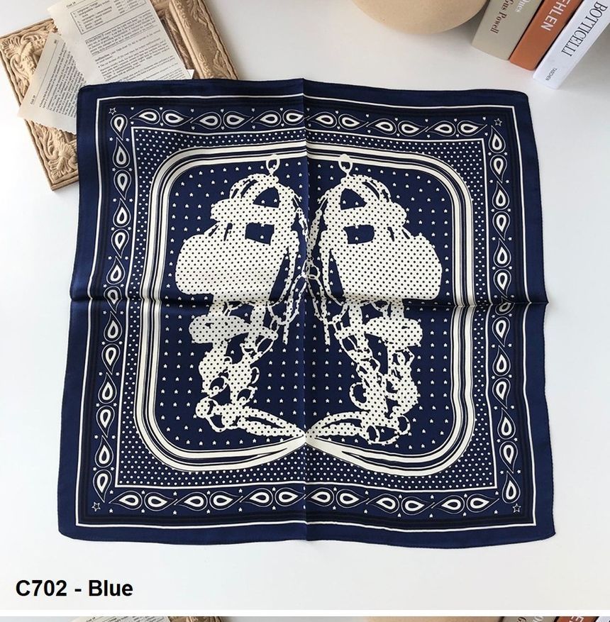 Frior - Zijden sjaal met bloemenprint