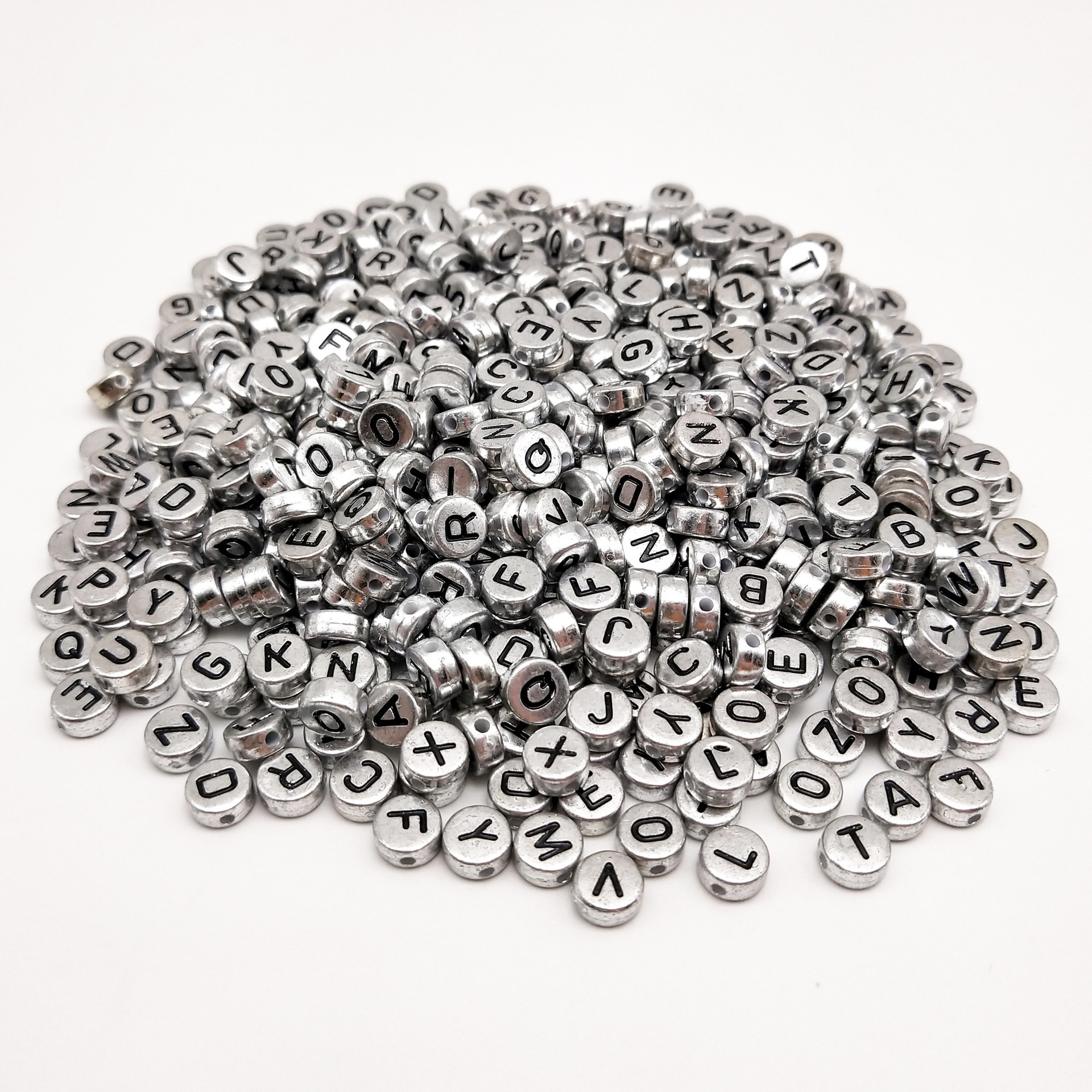 (100er Set) Buchstaben Perlen DIY Bastel Schmuck Zwischenperle für Armband / Kette - Silber / Schwarz