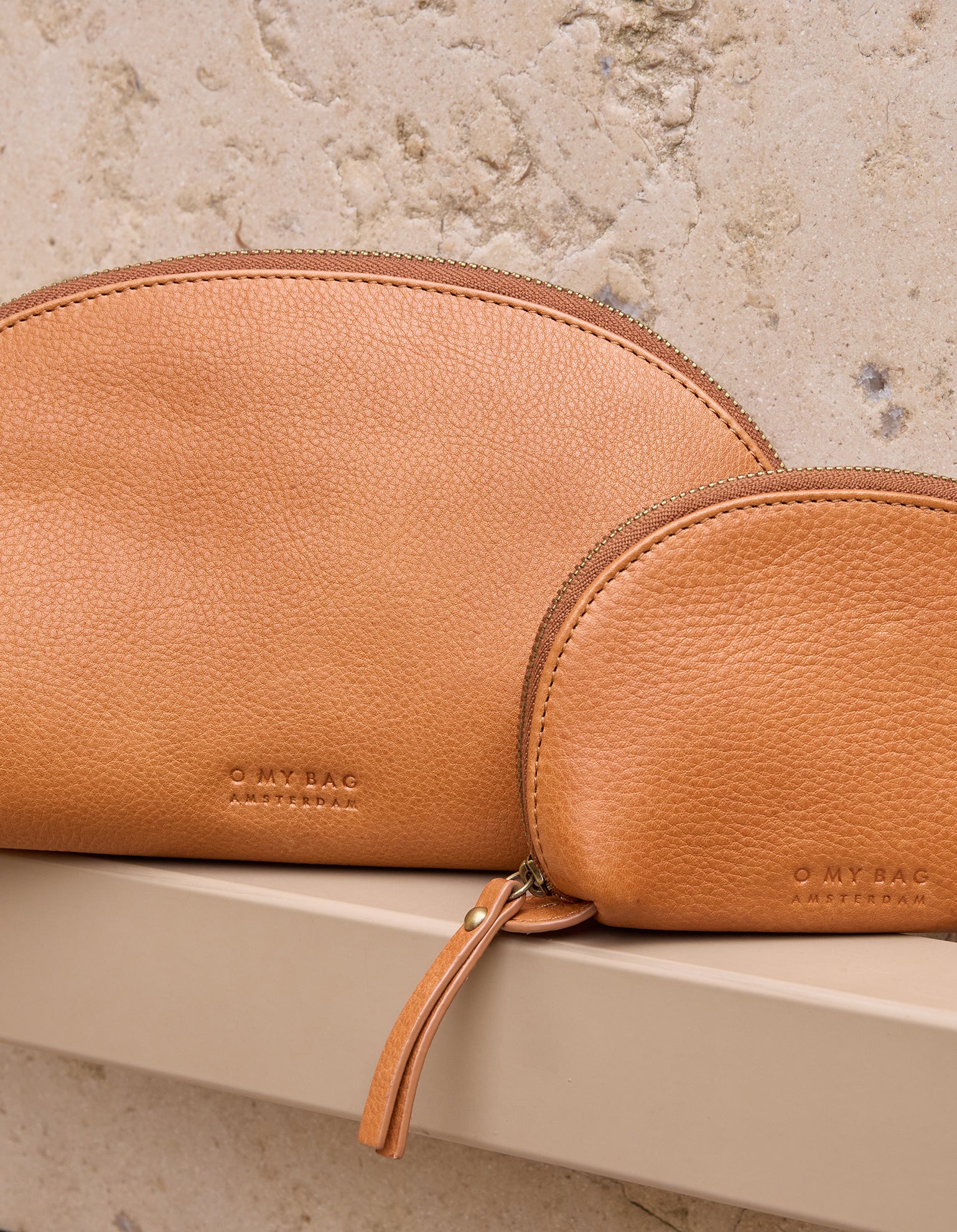 Make up Case Medium - Wild Oak Soft Grain