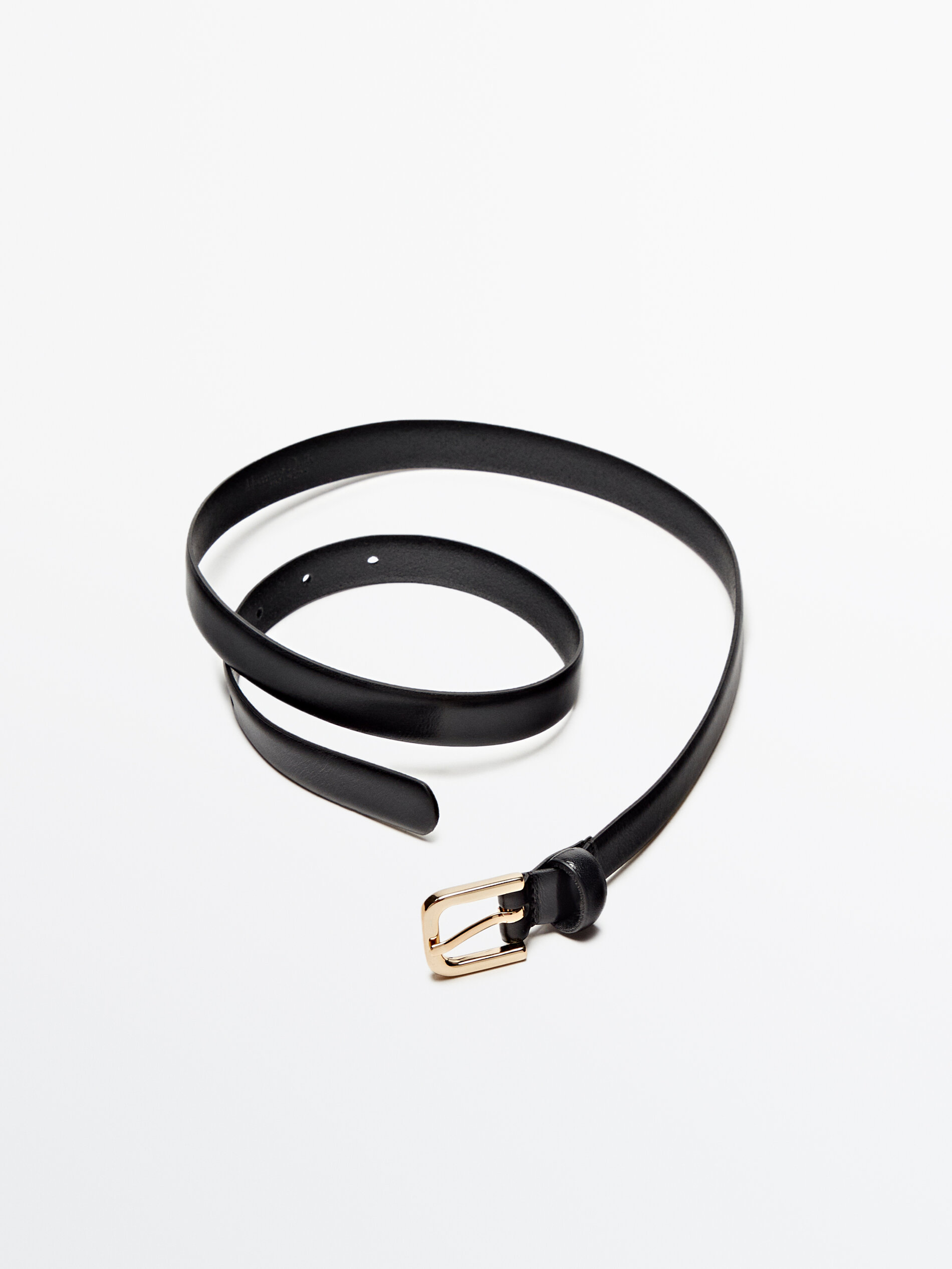 Cinto de couro com fivela dourada - PRETO