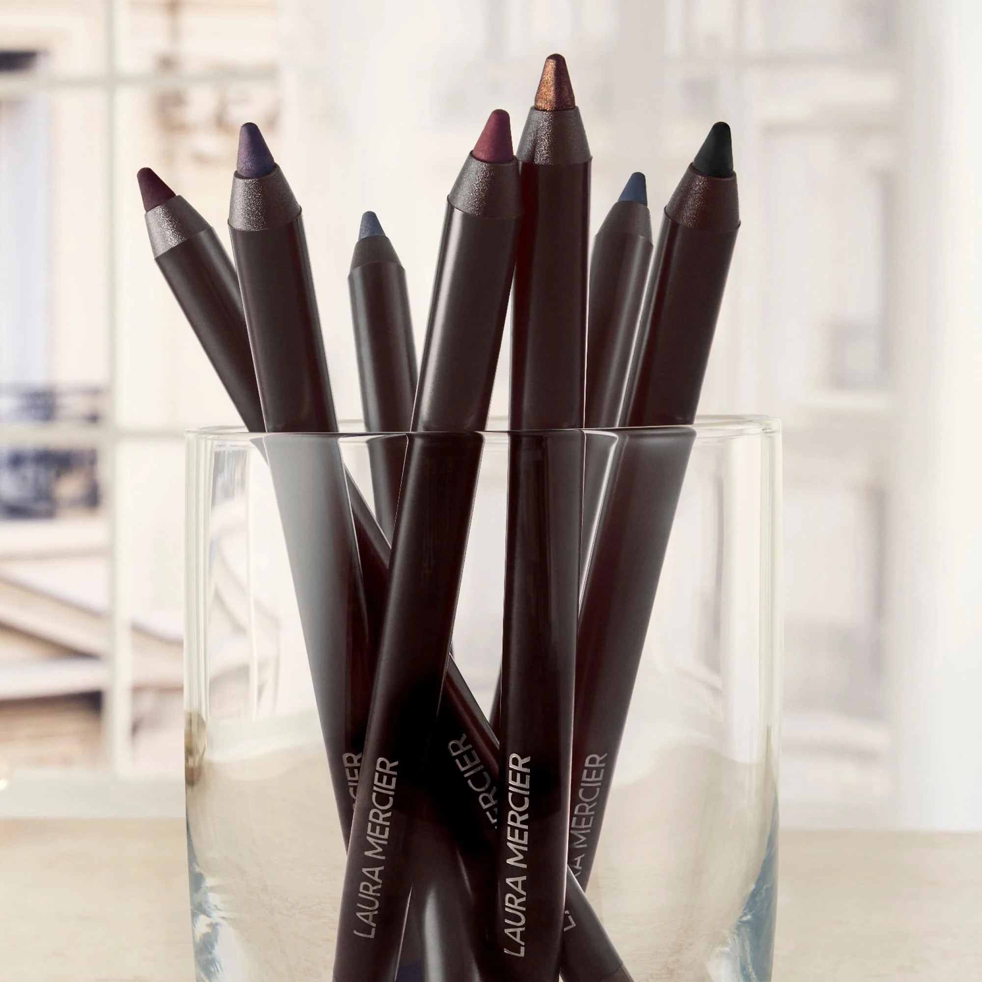 CAVIAR EYELINER |- TUXEDO