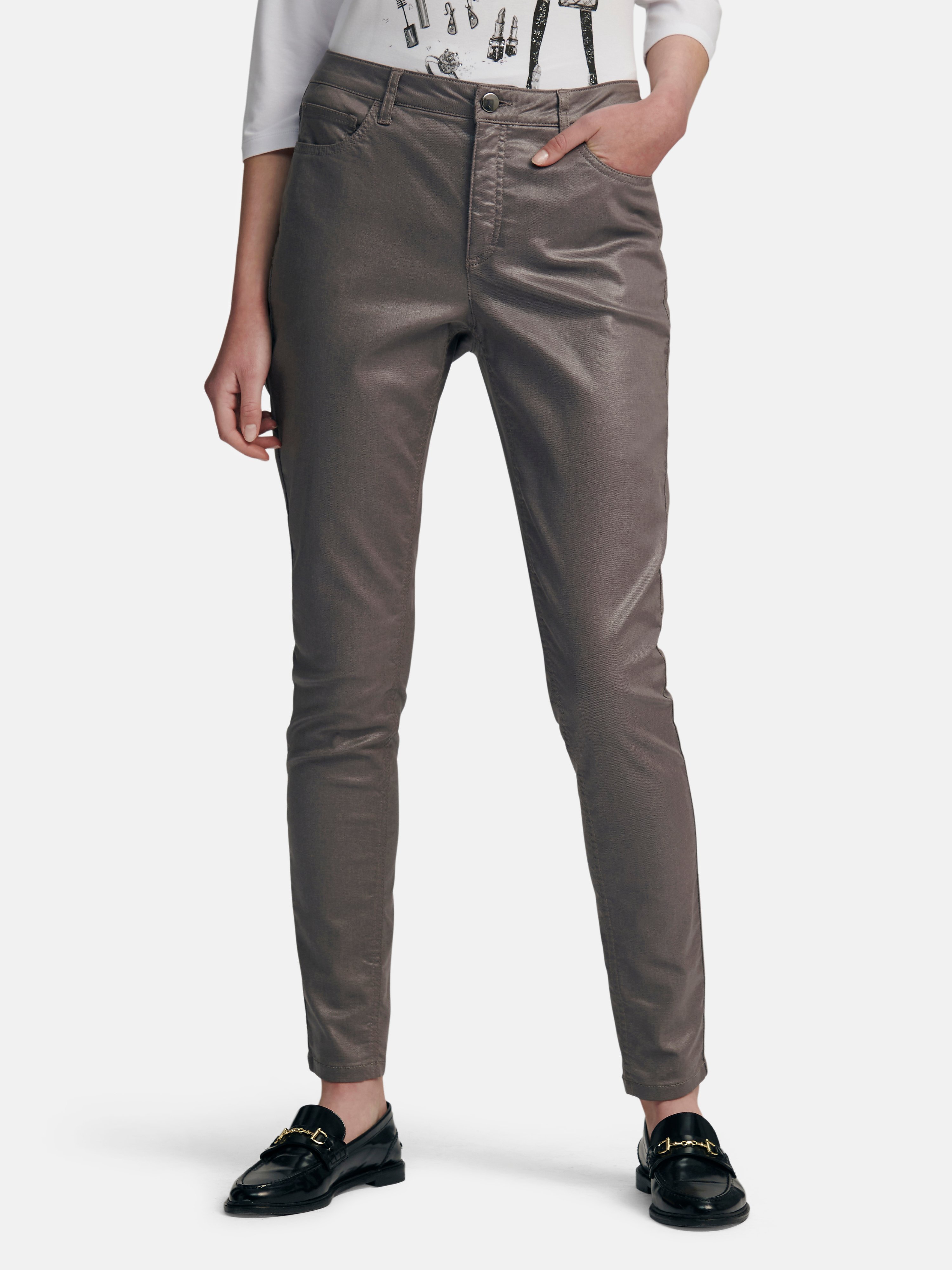 Jeans mit Glanzcoating