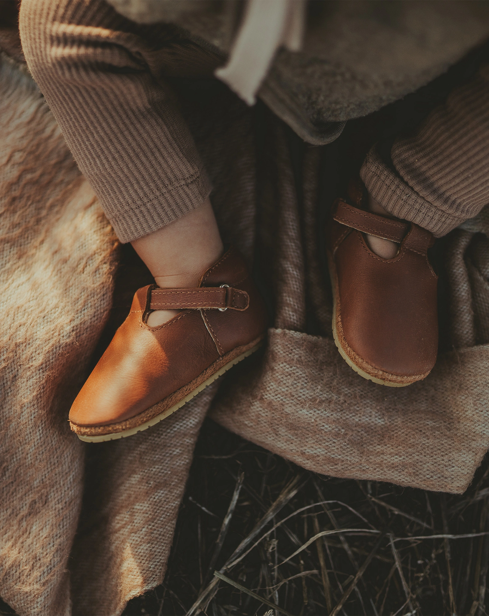 Krabbelschuhe ELIA in cognac