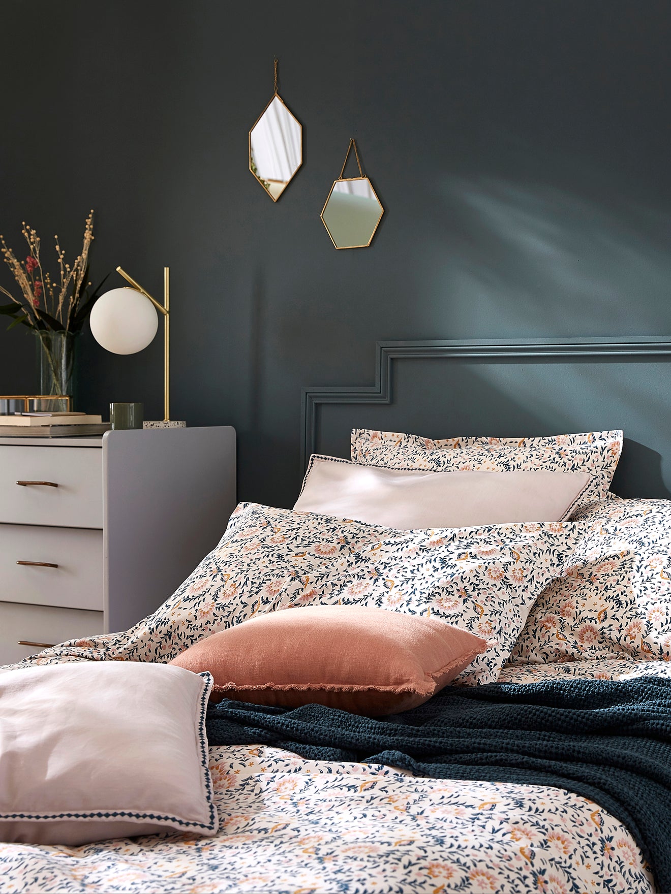 Lampe globe verre et terrazzo