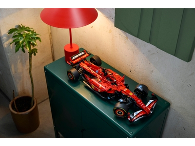 LEGO Ferrari SF-24 F1 auto (42207)