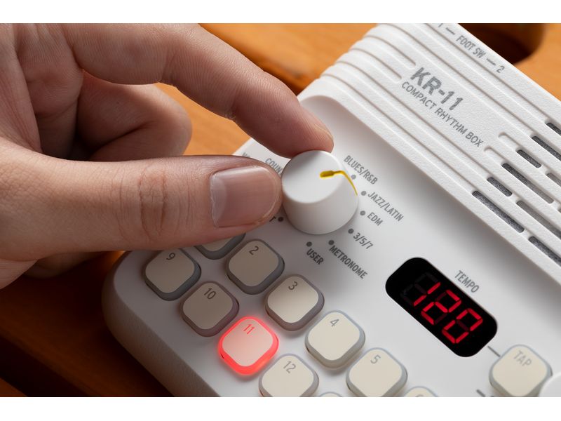 Korg Drum Machine KR-11 Kompakte Rhythmusmaschine