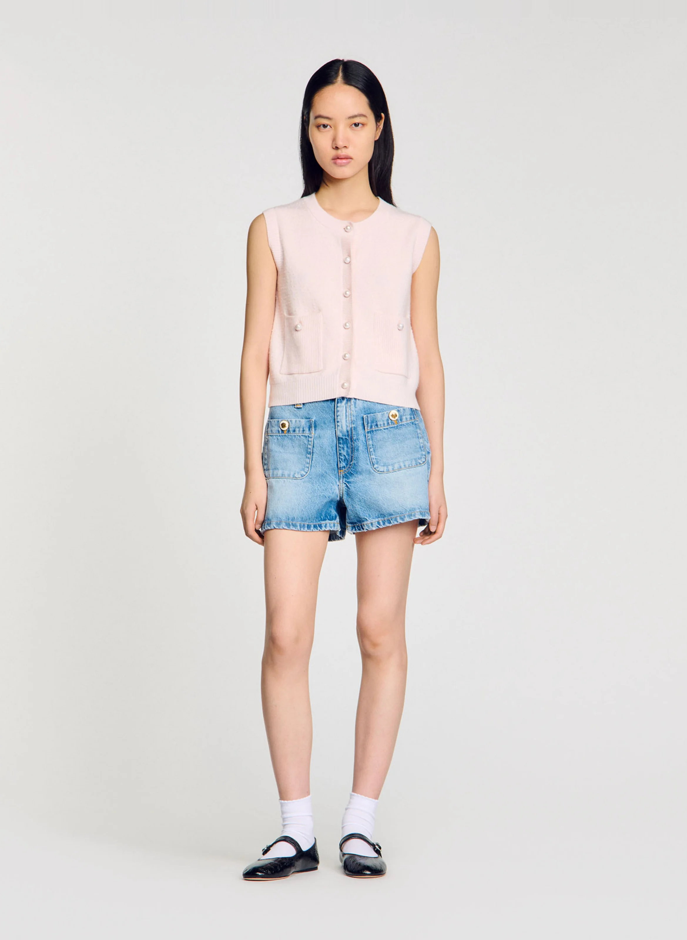 Cardigan court sans manches à boutons fantaisies | Rose