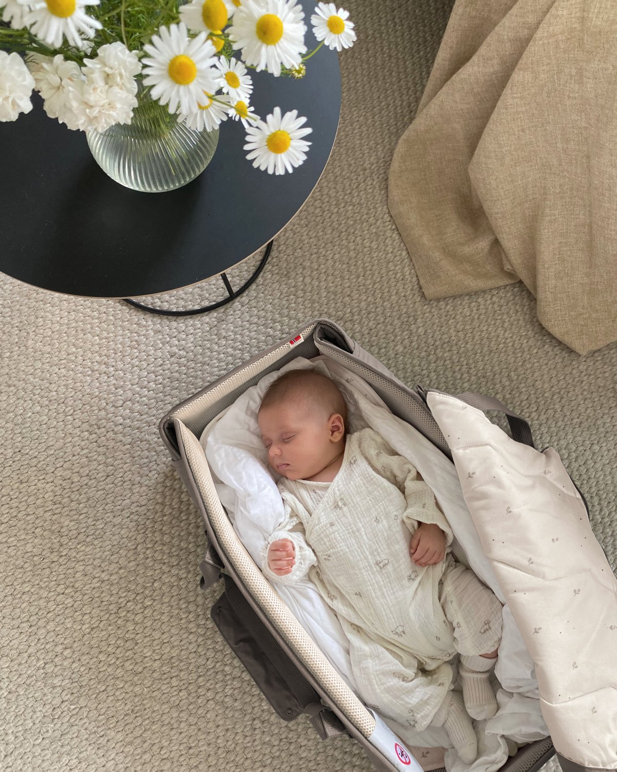 Voksi Carry Me Babylift, Babynest og Lekematte | Fra nyfødt til ca 6mnd