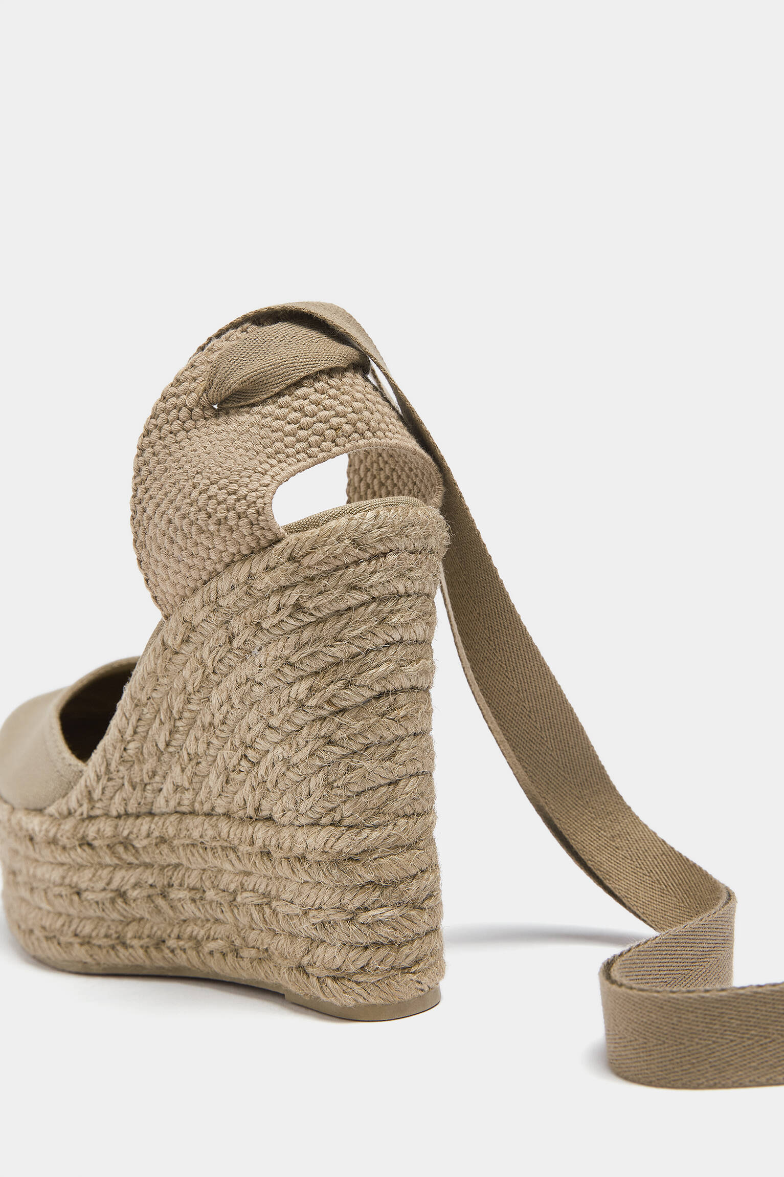 ESPADRILHÉ COM PLATAFORMA SALTO - TAUPA