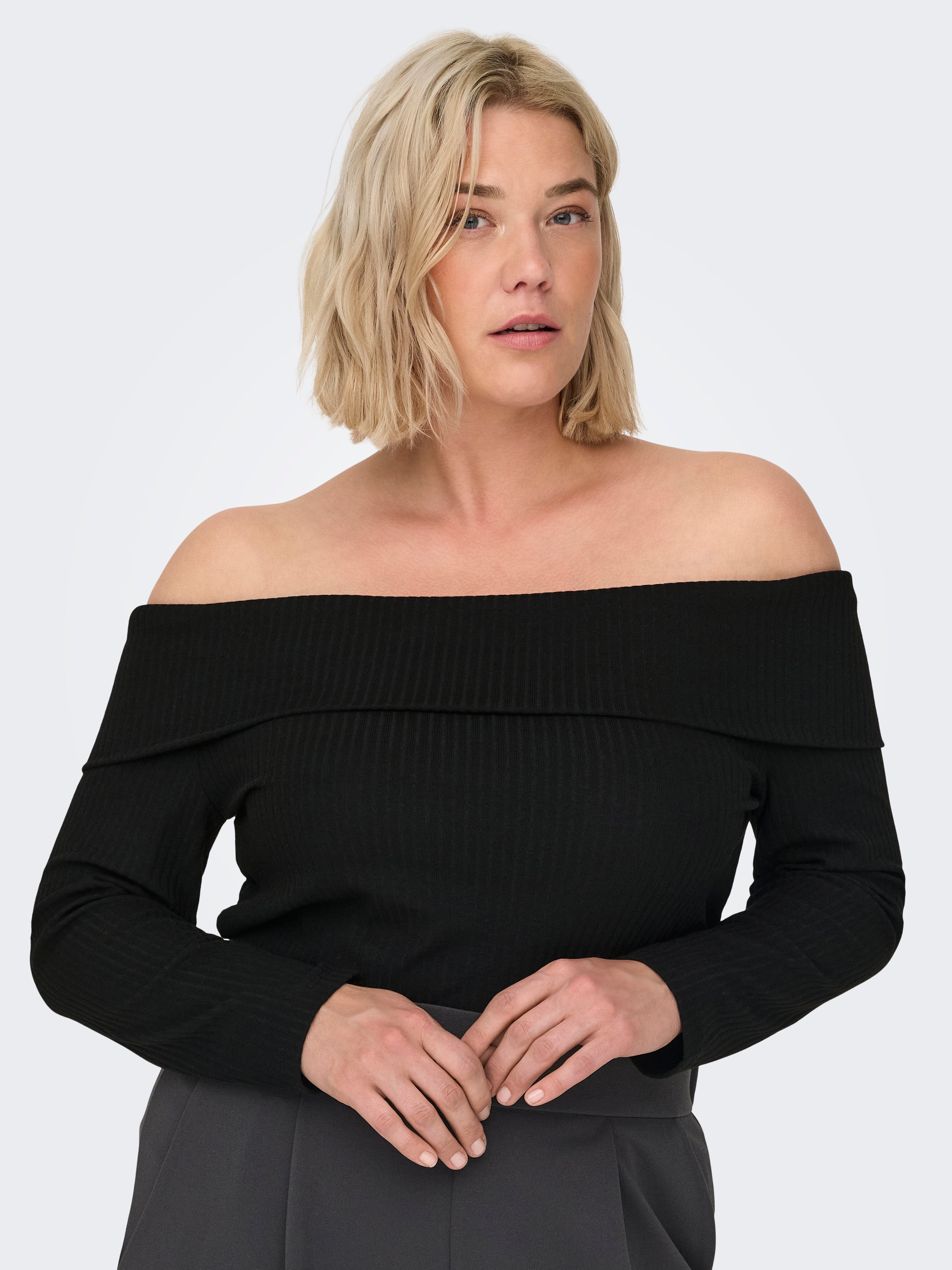 CAREVELYN Top Black