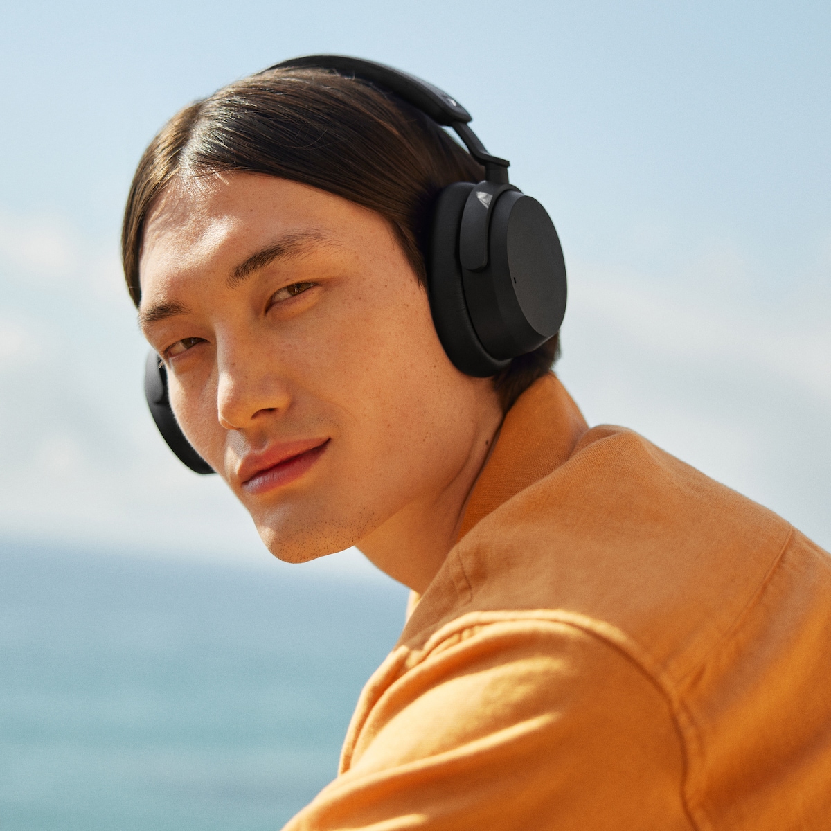 Sennheiser Accentum trådløse around-ear hodetelefoner (sort)