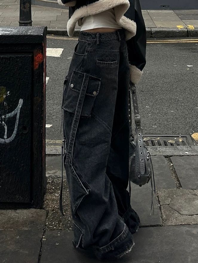 Coline - Low Rise Washed Wide Leg Cargo Jeans