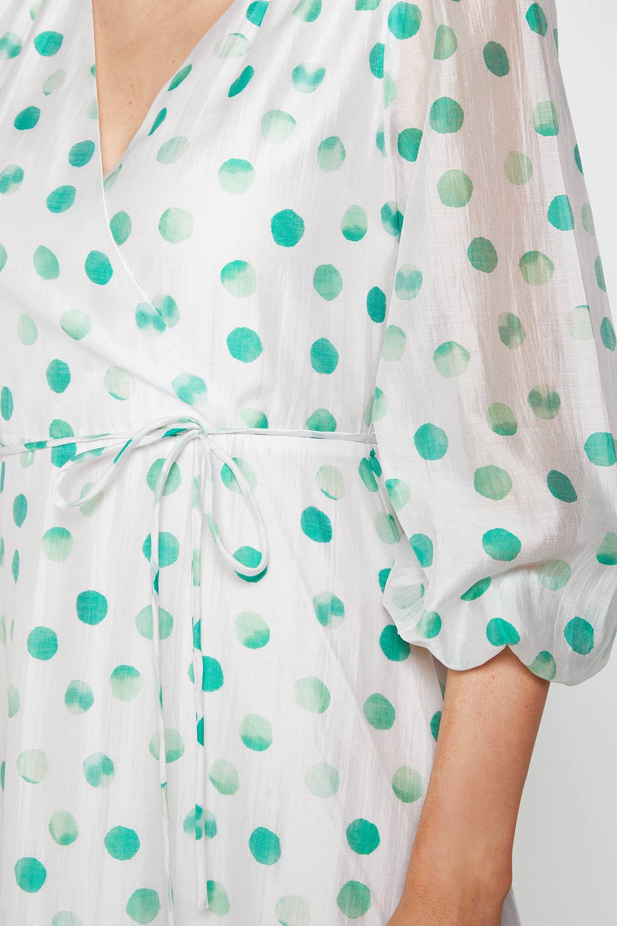 Wallis Robe Midi Portefeuille À Pois Avec Volants