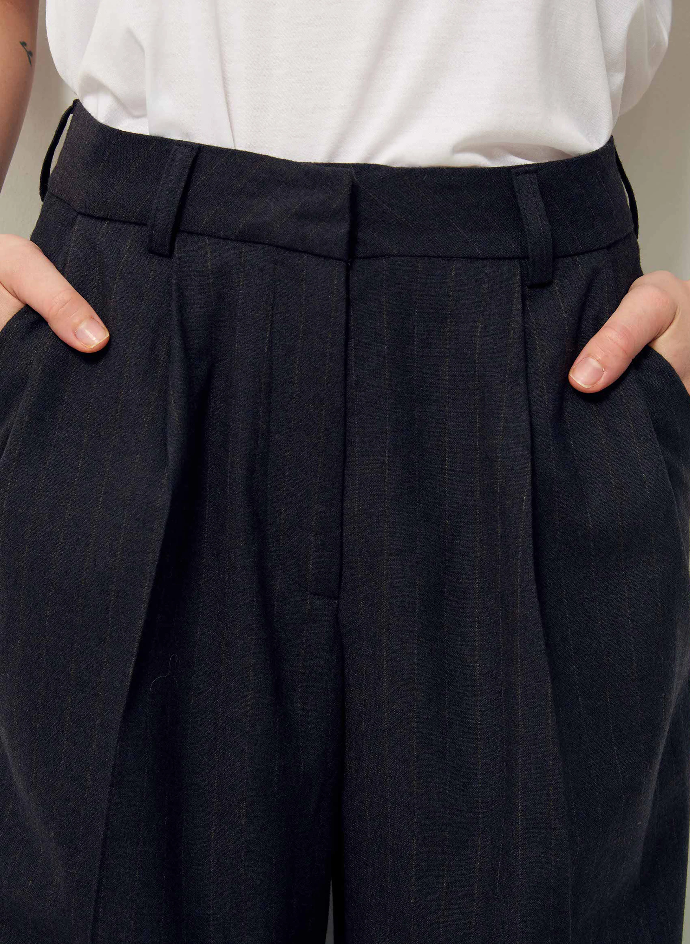 TREVOR - Pantalon de tailleur droit à fines rayures | Violet
