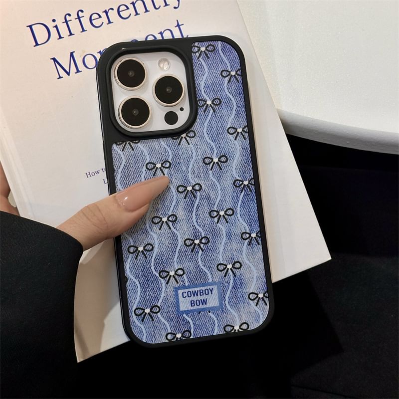 Fonekase - Bow Wavy Denim telefoonhoesje - Apple iPhone 16 Pro Max / 16 Pro / 16 Plus / 16 / 15 Pro Max / 15 Pro / 15 Plus / 15 / 14 Pro Max / 14 Pro / 14 Plus / 14 / SE / 13 Pro Max / 13 Pro / 13