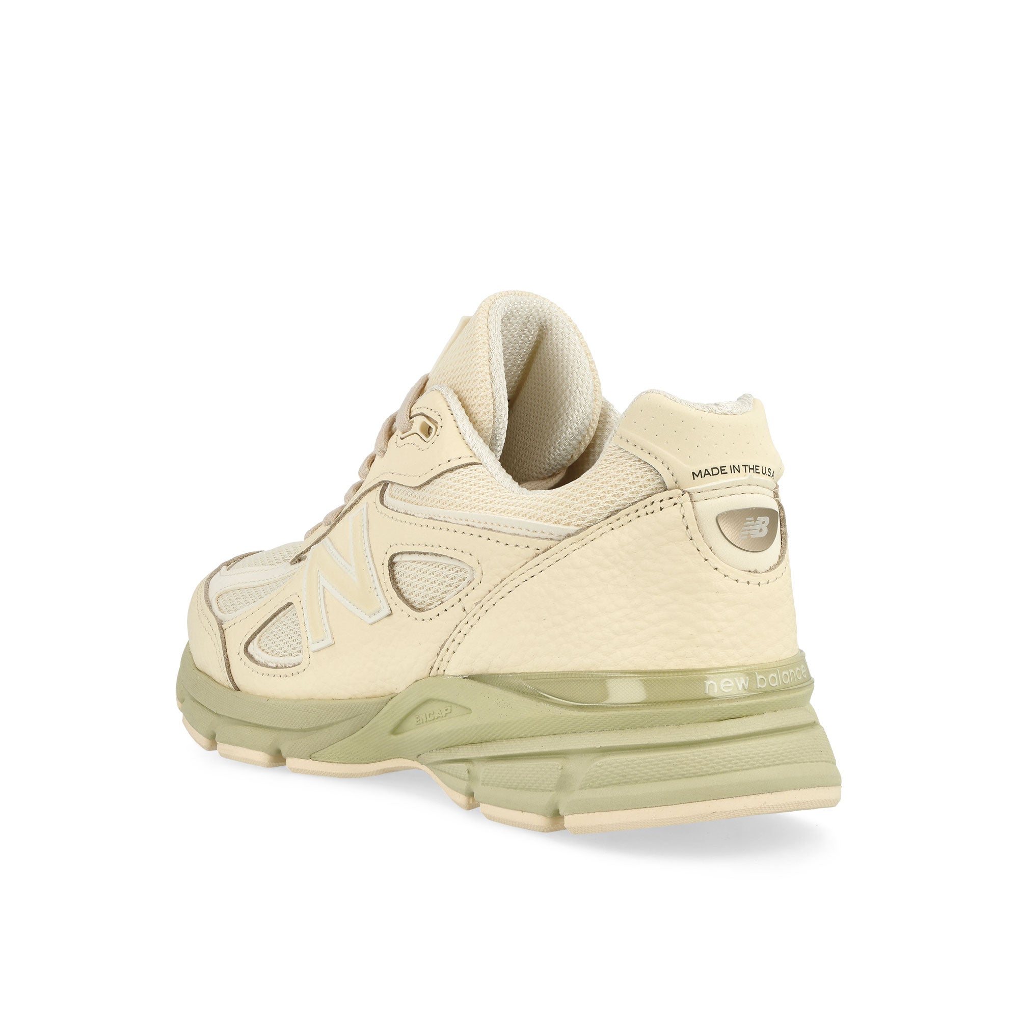 New Balance<br>U990BO4