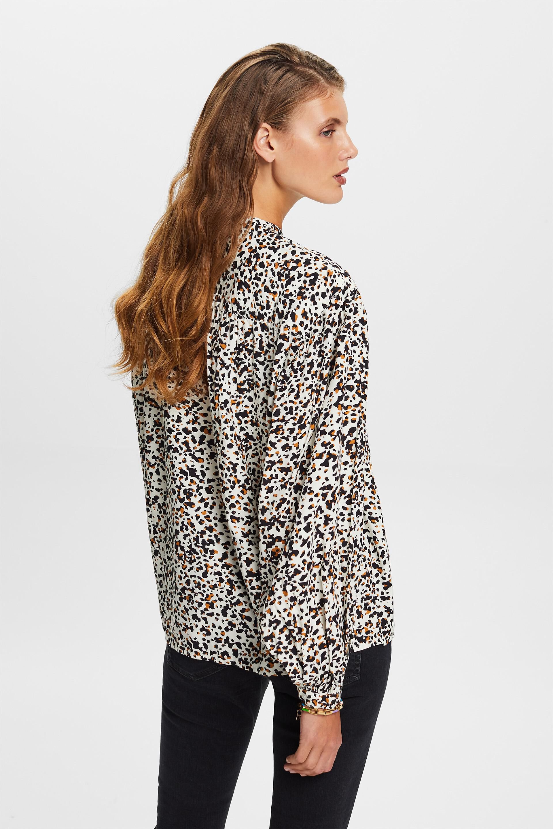 Blouses woven