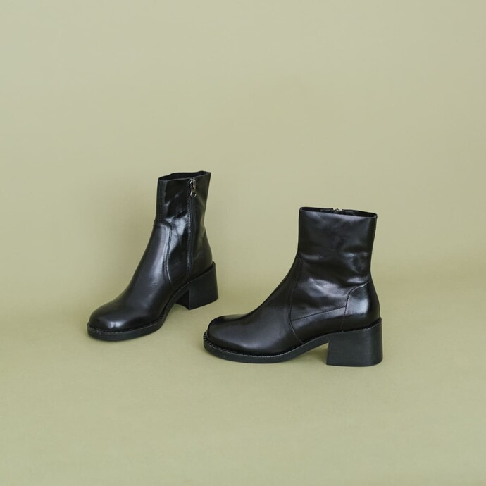 Bottines à talons  en cuir noir