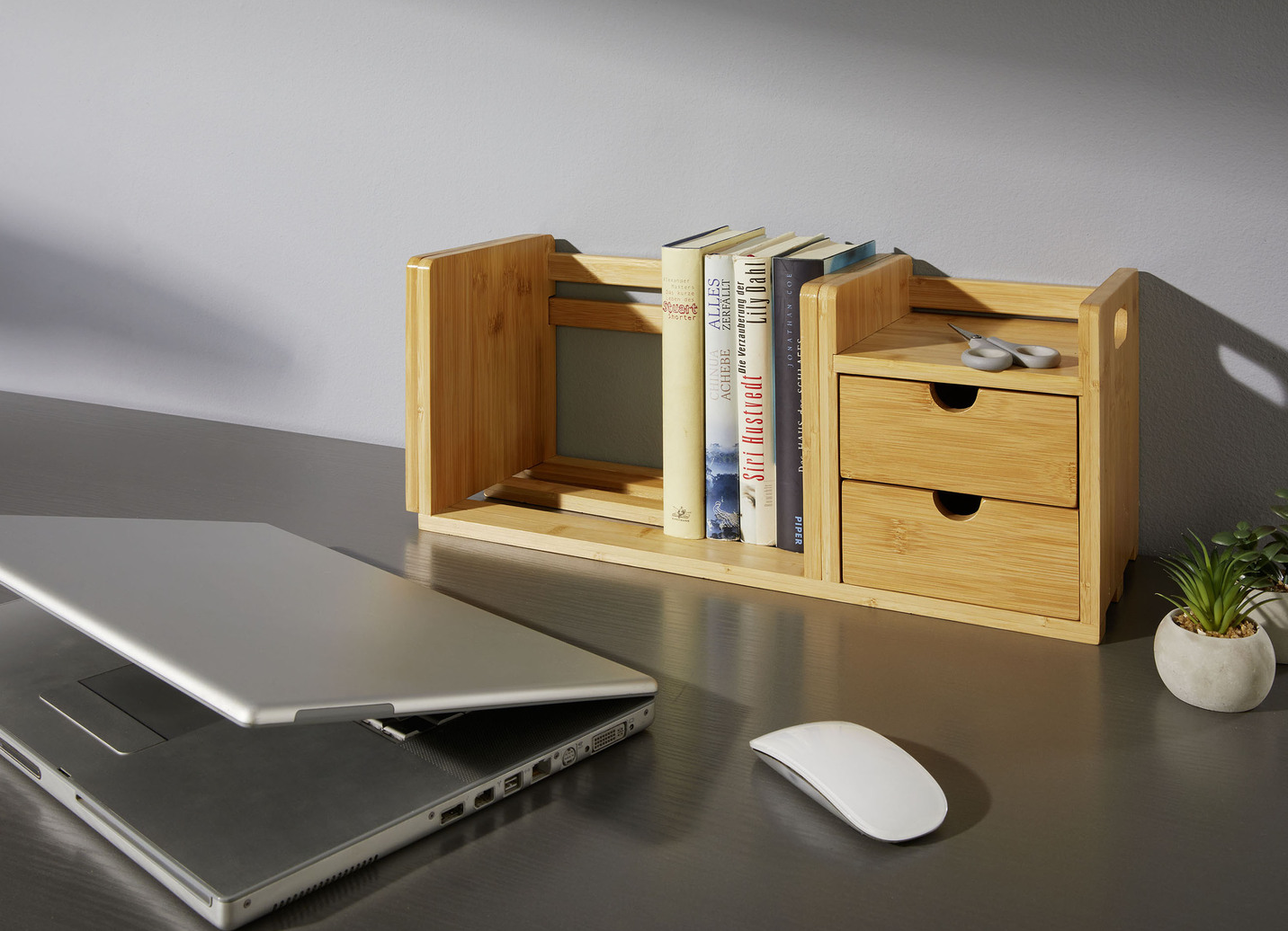 Regal aus Bambus