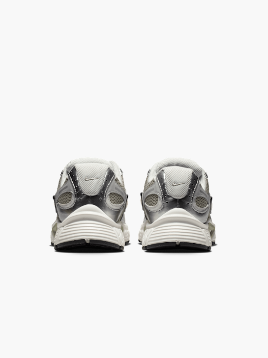 Nike V5 RNR Sneaker