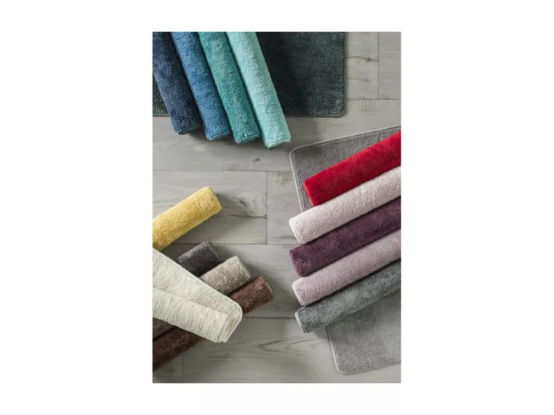 Tapis de bain uni en polyester rouge 50x80cm