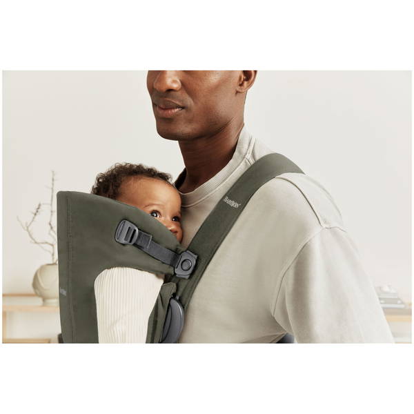 BabyBjörnBabyBjörn   Tragesitz Mini Cotton dunkelgrün