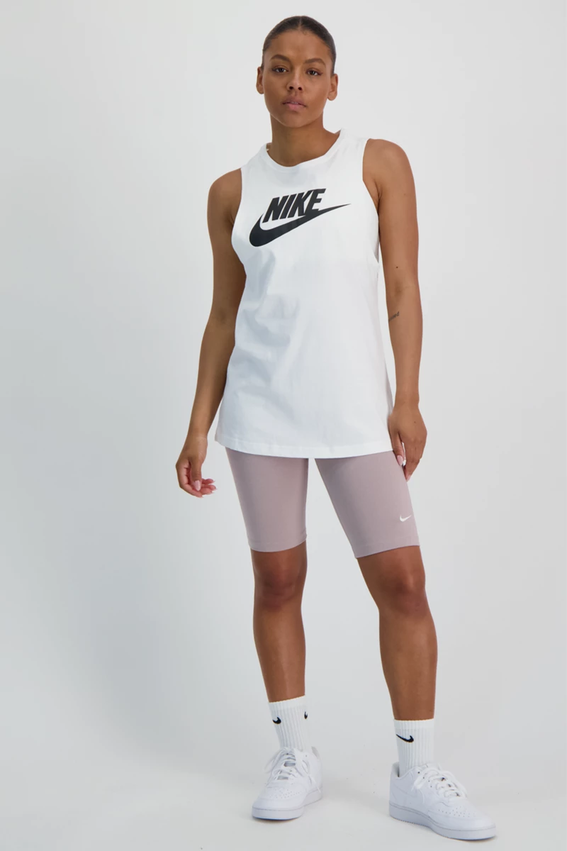Nike Sportswear Essential Damen Short